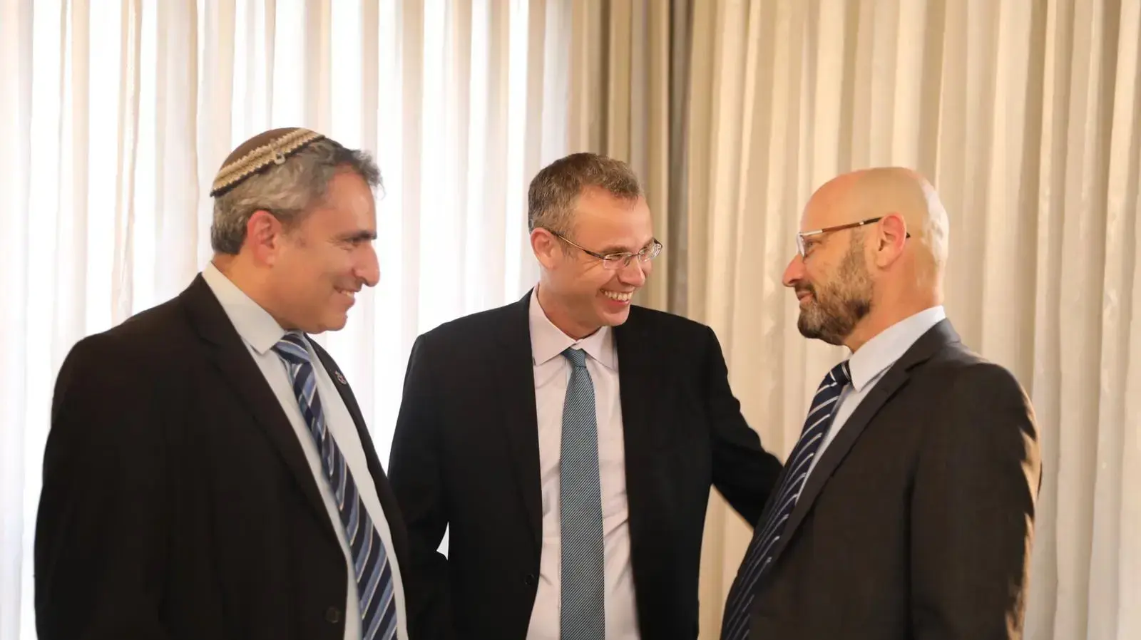 פגישת צוותי המו"מ של כחול לבן והליכוד, כפר המכביה, 6 בנובמבר 2019 פגישת צוותי המו"מ של כחול לבן והליכוד, כפר המכביה, 6 בנובמבר 2019