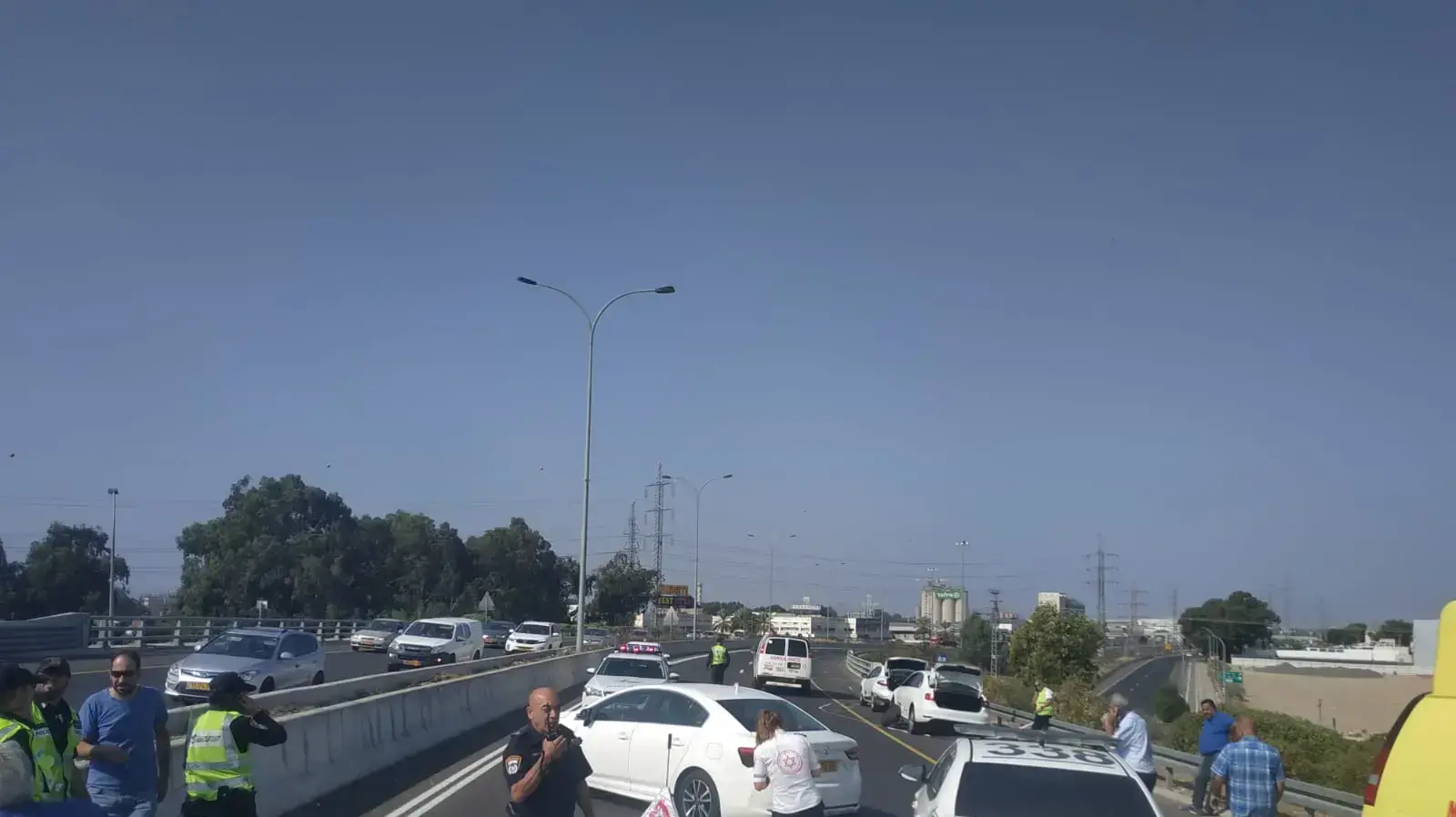 זירת התאונה באזור כפר מסריק בה נהרג גבר בן 40 מפגיעת משאית זירת התאונה באזור כפר מסריק בה נהרג גבר בן 40 מפגיעת משאית
