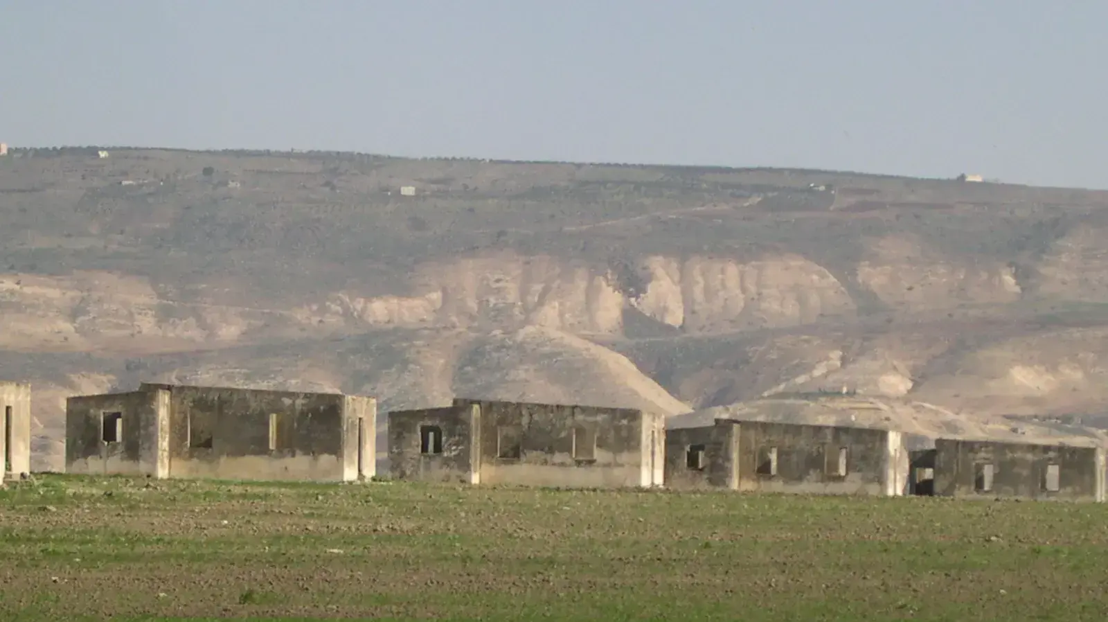 תחנת הכוח בנהריים ושרידי ישוב תל אור שבו גרו עובדי תחנת הכוח תחנת הכוח בנהריים ושרידי ישוב תל אור שבו גרו עובדי תחנת הכוח