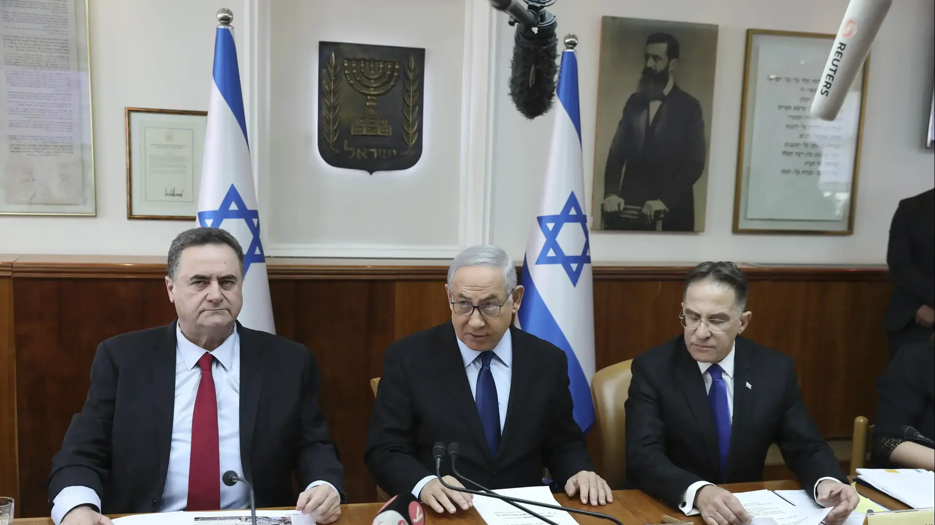 ראש הממשלה בנימין נתניהו, ישראל כץ וצחי ברוורמן בישיבת ממשלה, 10 בנובמבר 2019 ראש הממשלה בנימין נתניהו, ישראל כץ וצחי ברוורמן בישיבת ממשלה, 10 בנובמבר 2019