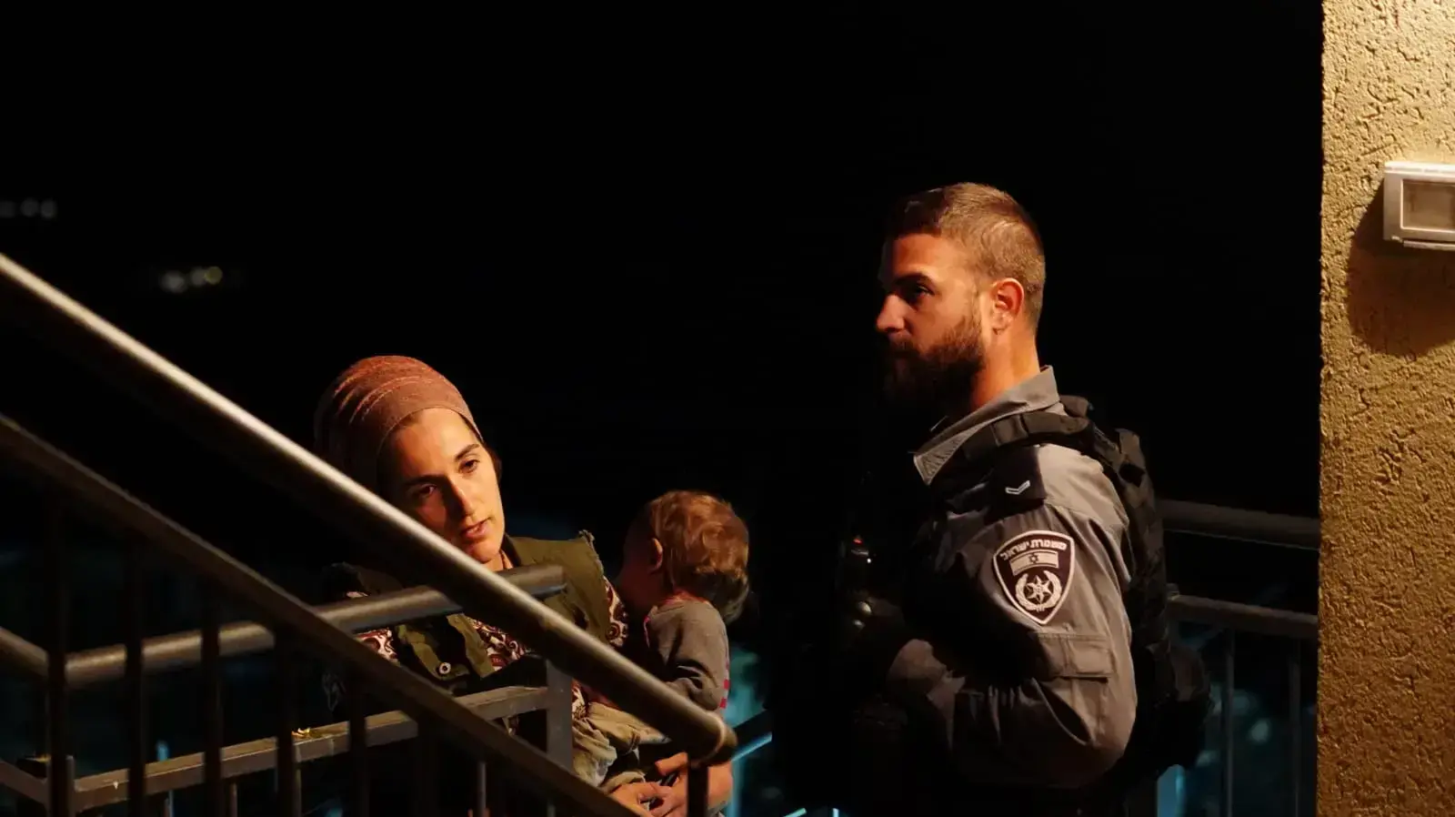 כוחות משטרה מקיפים בית במרכז היישוב יצהר 10 בנובמבר 2019 כוחות משטרה מקיפים בית במרכז היישוב יצהר 10 בנובמבר 2019