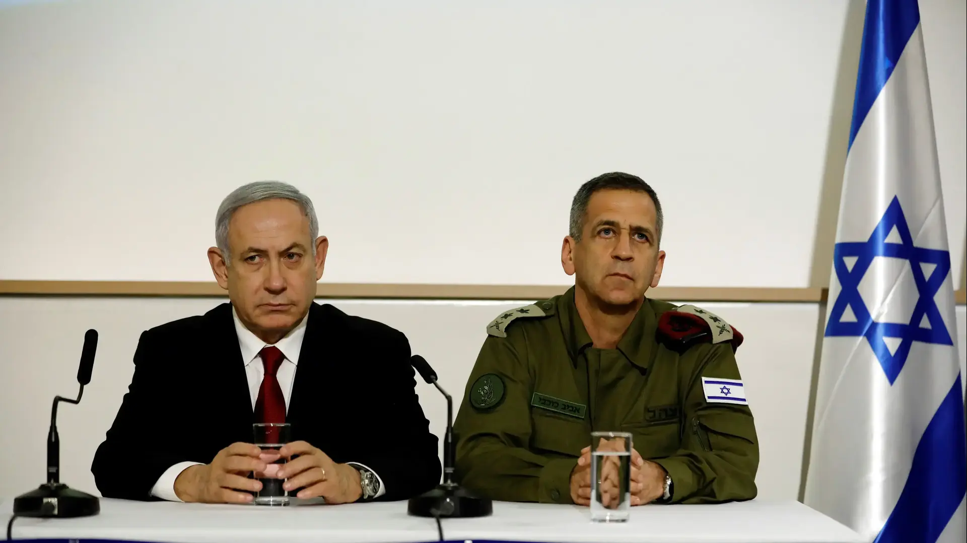 ראש הממשלה בנימין נתניהו והרמטכ"ל אביב כוכבי בישיבת קבינט בנושא ההסלמה בדרום , 12 בנובמבר 2019