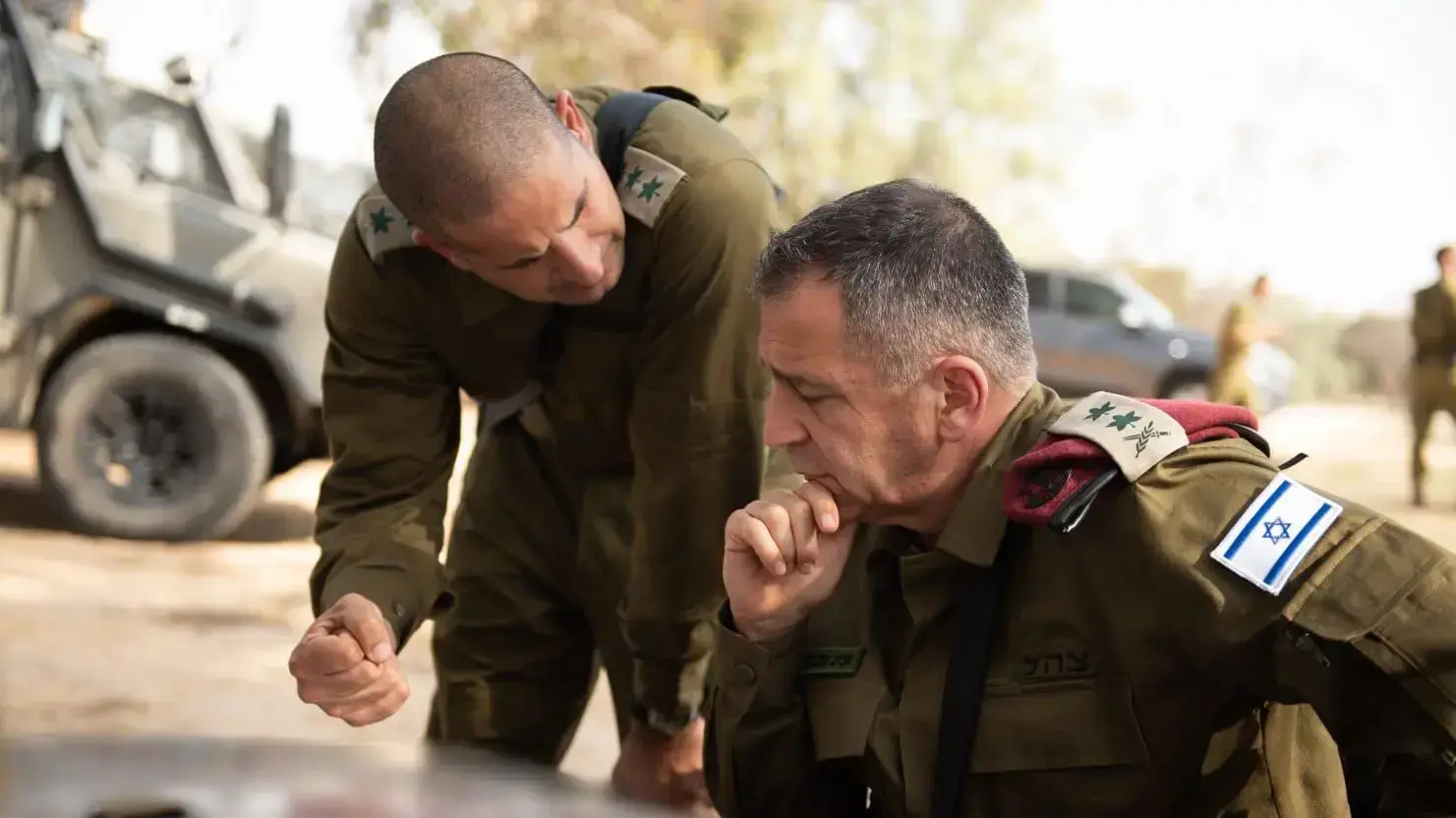 סיור של הרמטכ"ל, אביב כוכבי, בגזרת אוגדת עזה בליווי מפקד פיקוד הדרום, אלוף הרצי הלוי, מפקד זרוע היבשה, אלוף יואל סטריק, מפקד אוגדת עזה, תת-אלוף אליעזר טולדנו ומפקדי החטיבות באוגדה 13 בנובמבר 2019 סיור של הרמטכ"ל, אביב כוכבי, בגזרת אוגדת עזה בליווי מפקד פיקוד הדרום, אלוף הרצי הלוי, מפקד זרוע היבשה, אלוף יואל סטריק, מפקד אוגדת עזה, תת-אלוף אליעזר טולדנו ומפקדי החטיבות באוגדה 13 בנובמבר 2019