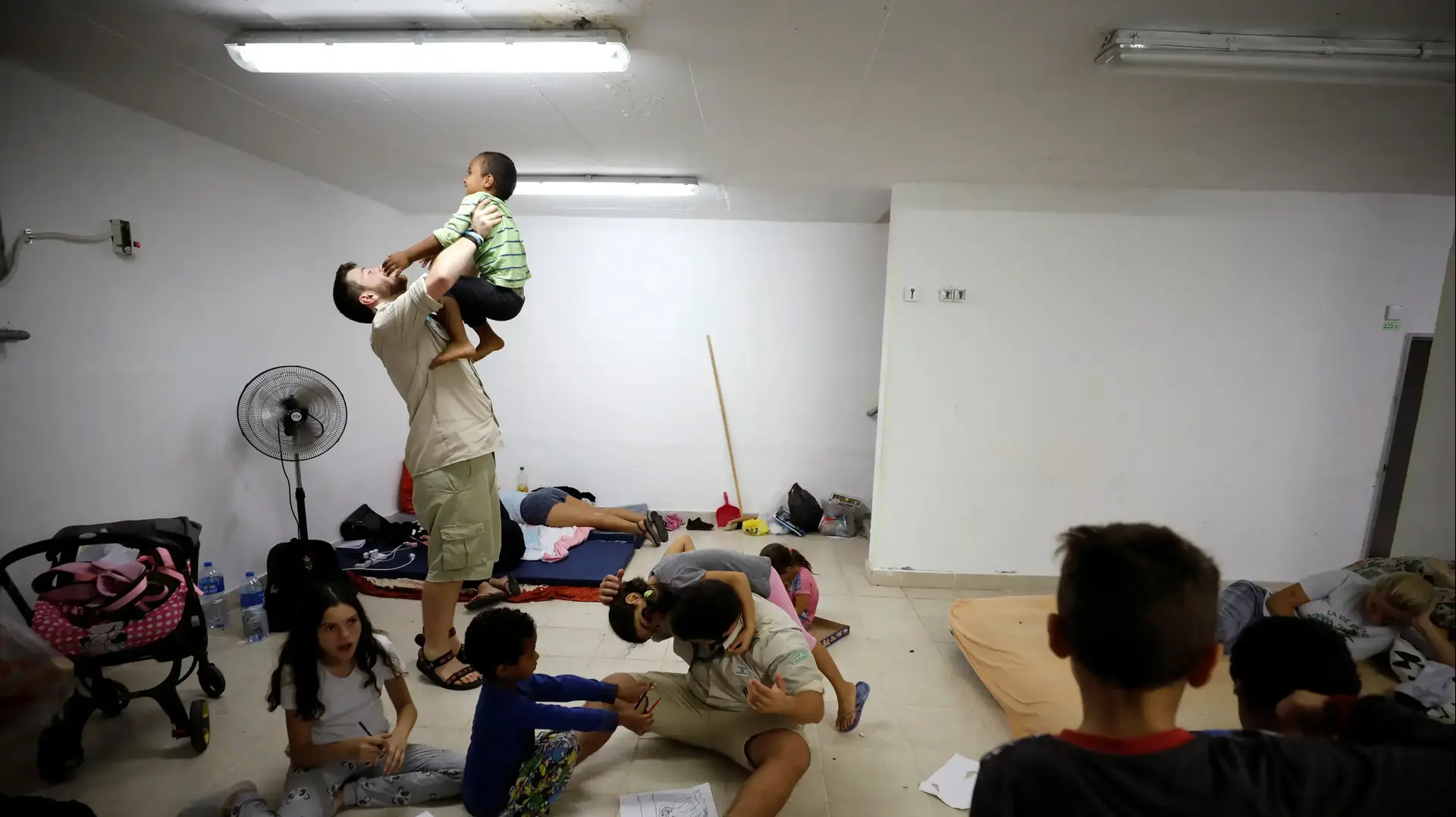 תושבים במקלט באשקלון, 13 בנובמבר 2019 תושבים במקלט באשקלון, 13 בנובמבר 2019