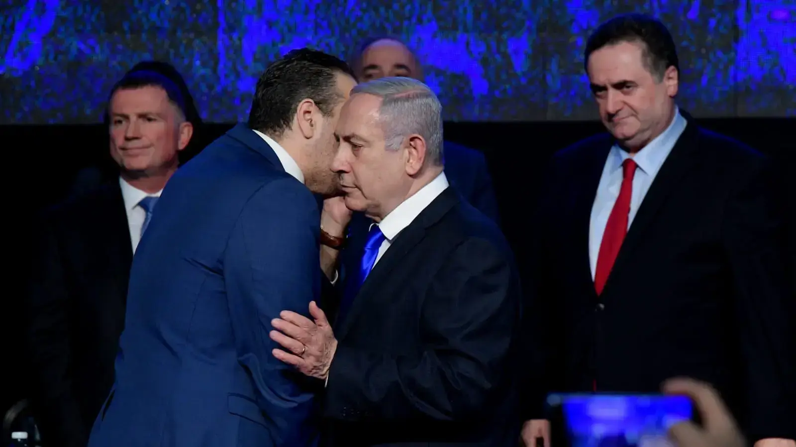 ראש הממשלה, בנימין נתניהו ומיקי זוהר במהלך כנס החירום של הליכוד נגד ממשלת מיעוט בתמיכת המפלגות הערביות, גני התערוכה, תל אביב 17 בנובמבר 2019 ראש הממשלה, בנימין נתניהו ומיקי זוהר במהלך כנס החירום של הליכוד נגד ממשלת מיעוט בתמיכת המפלגות הערביות, גני התערוכה, תל אביב 17 בנובמבר 2019