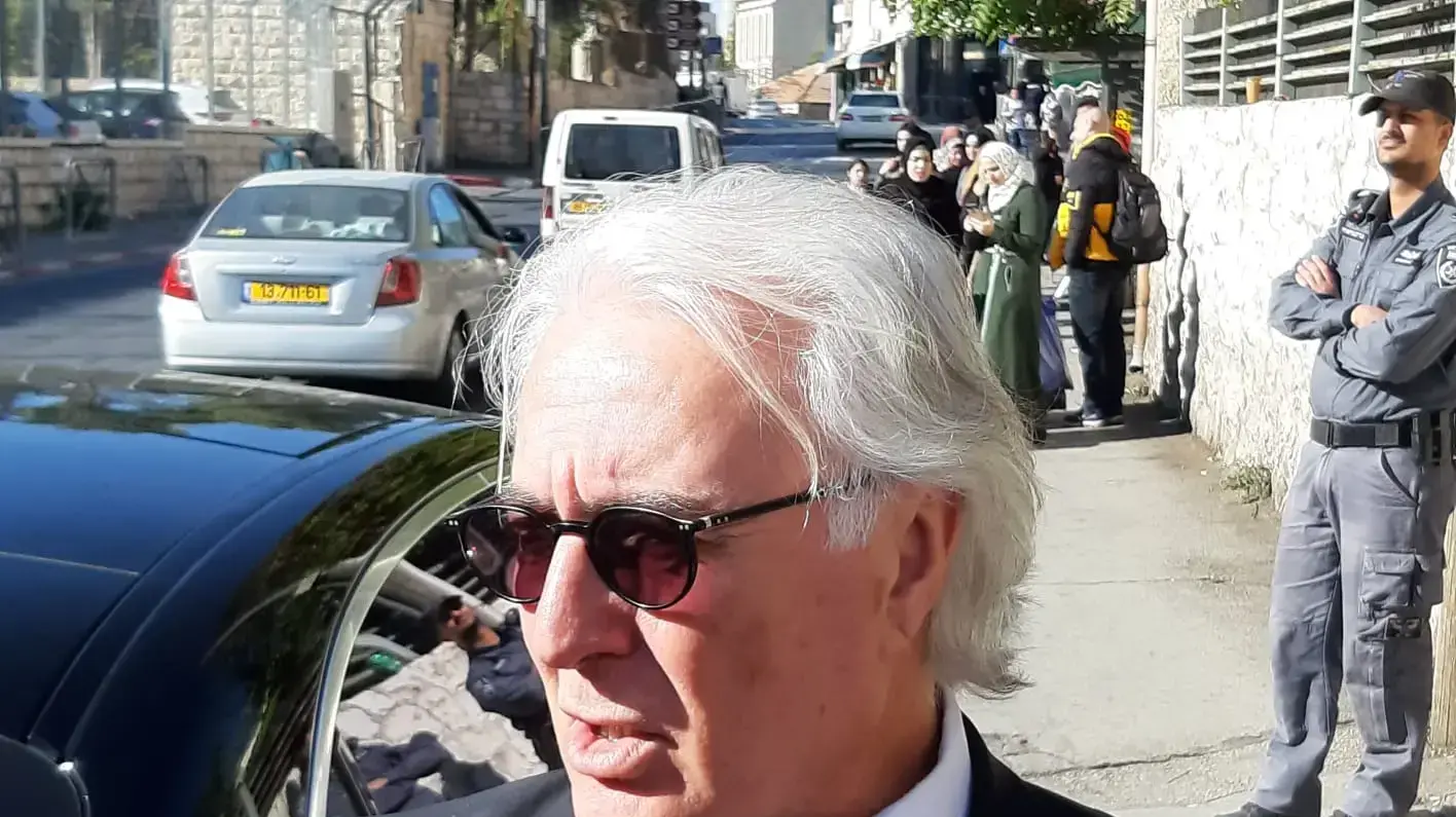 עורך הדין ציון אמיר בפרסום החלטות בתיק סלמון טקה במשרד המשפטים, נובמבר 2019