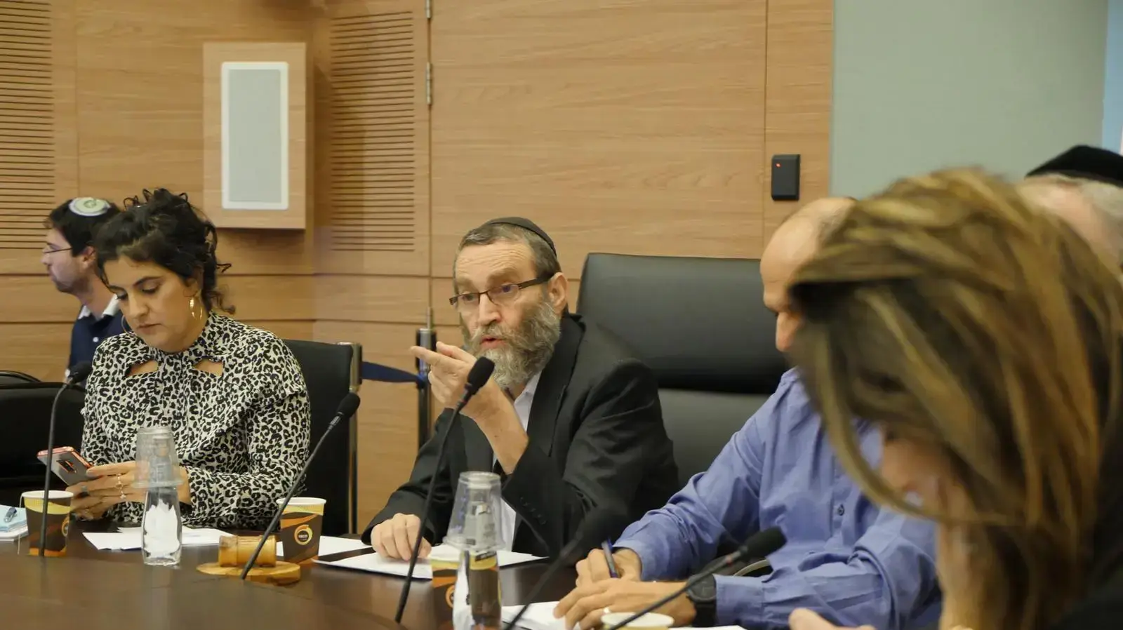 ועדת הכספים בראשות יו"ר הועדה ח"כ משנה גפני ועדת הכספים בראשות יו"ר הועדה ח"כ משנה גפני