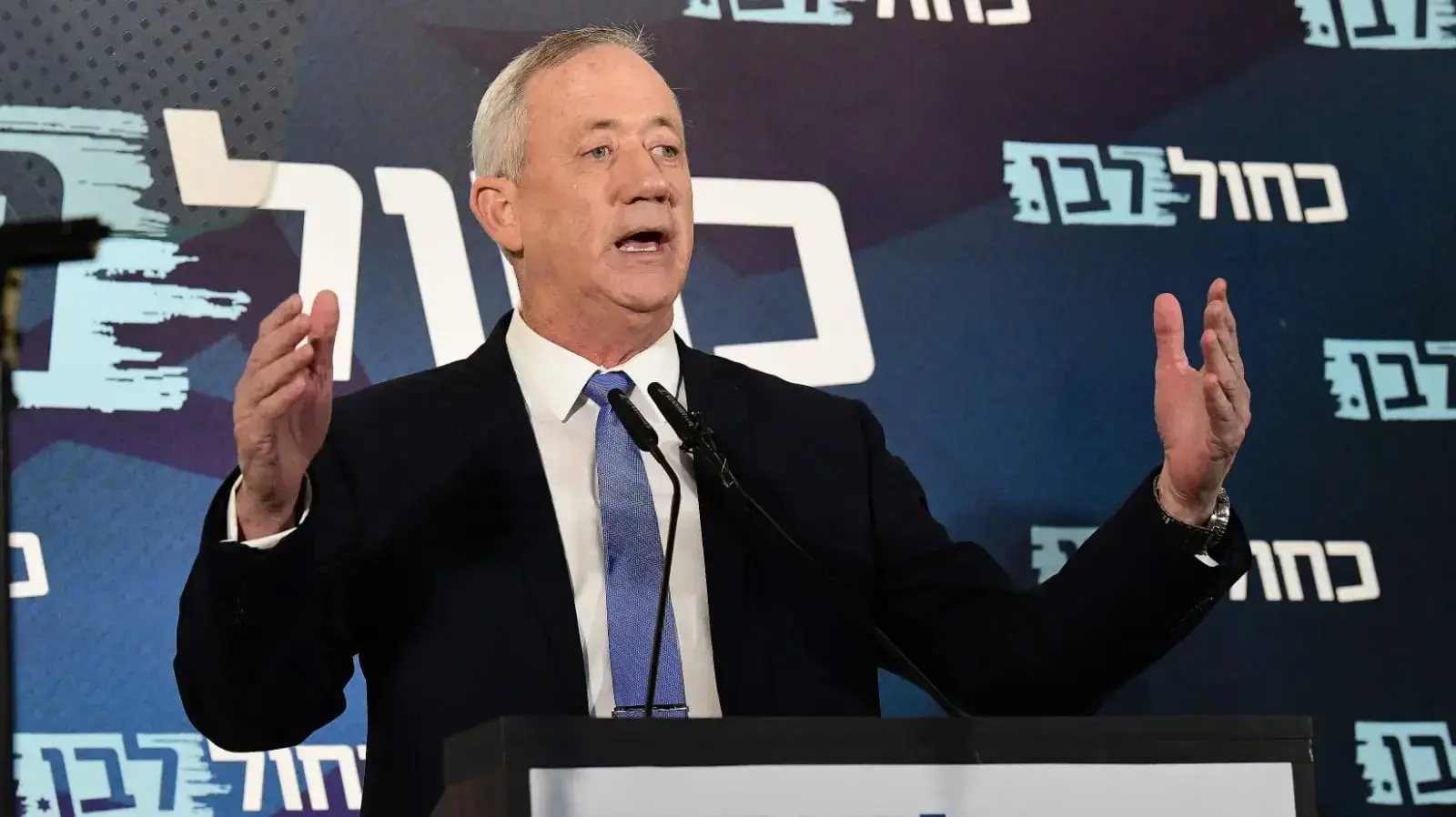 יו"ר כחול לבן, בני גנץ במהלך הצהרה לתקשורת בגני התעורכה 20 בנובמבר 2019 יו"ר כחול לבן, בני גנץ במהלך הצהרה לתקשורת בגני התעורכה 20 בנובמבר 2019