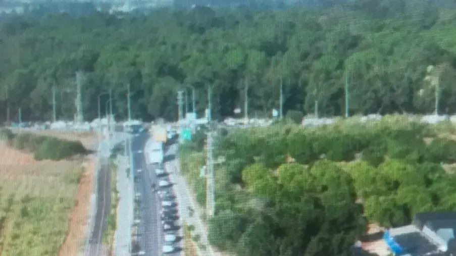 עומס התנועה על כביש 562 החוצה את היישוב קדימה-צורן. 20 בנובמבר 2019 עומס התנועה על כביש 562 החוצה את היישוב קדימה-צורן. 20 בנובמבר 2019