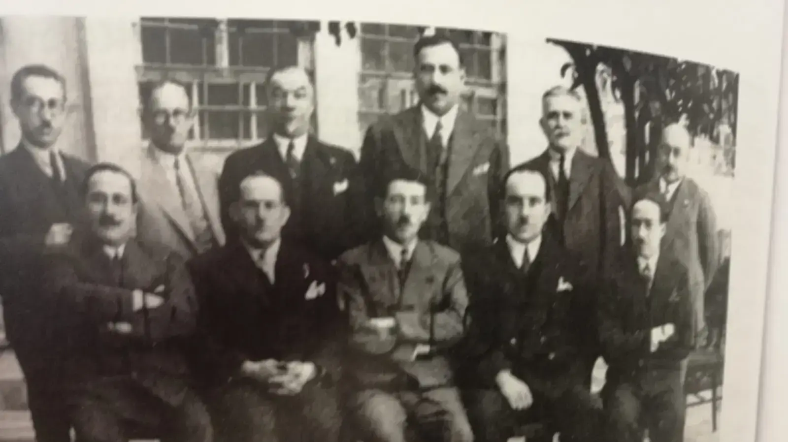 ראשי הגוש הלאומי בדמשק, 1932.לניאדו עומד שני מימין
ראשי הגוש הלאומי בדמשק, 1932.לניאדו עומד שני מימין