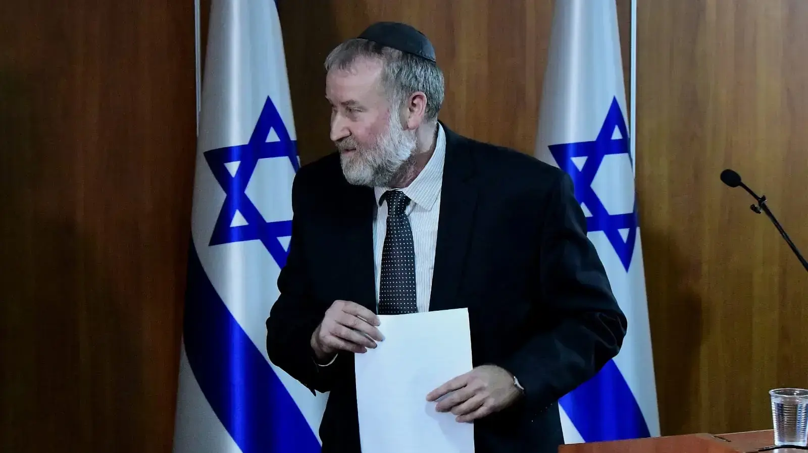 היועץ המשפטי לממשלה אביחי מנדלבליט מודיע על כתב אישום נגד ראש הממשלה בנימין נתניהו היועץ המשפטי לממשלה אביחי מנדלבליט מודיע על כתב אישום נגד ראש הממשלה בנימין נתניהו