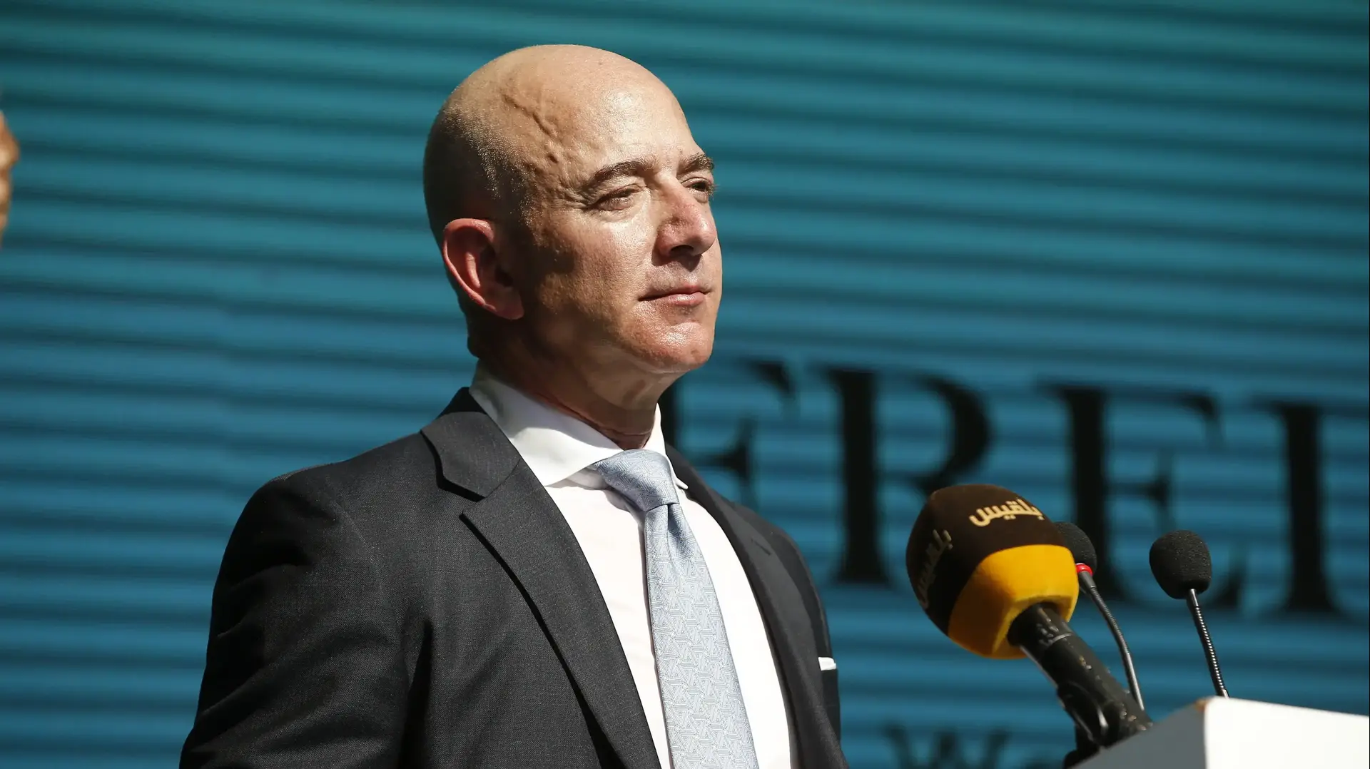 ג'ף בזוס, מנכ"ל אמזון. 10 בפברואר 2019 ג'ף בזוס, מנכ"ל אמזון. 10 בפברואר 2019