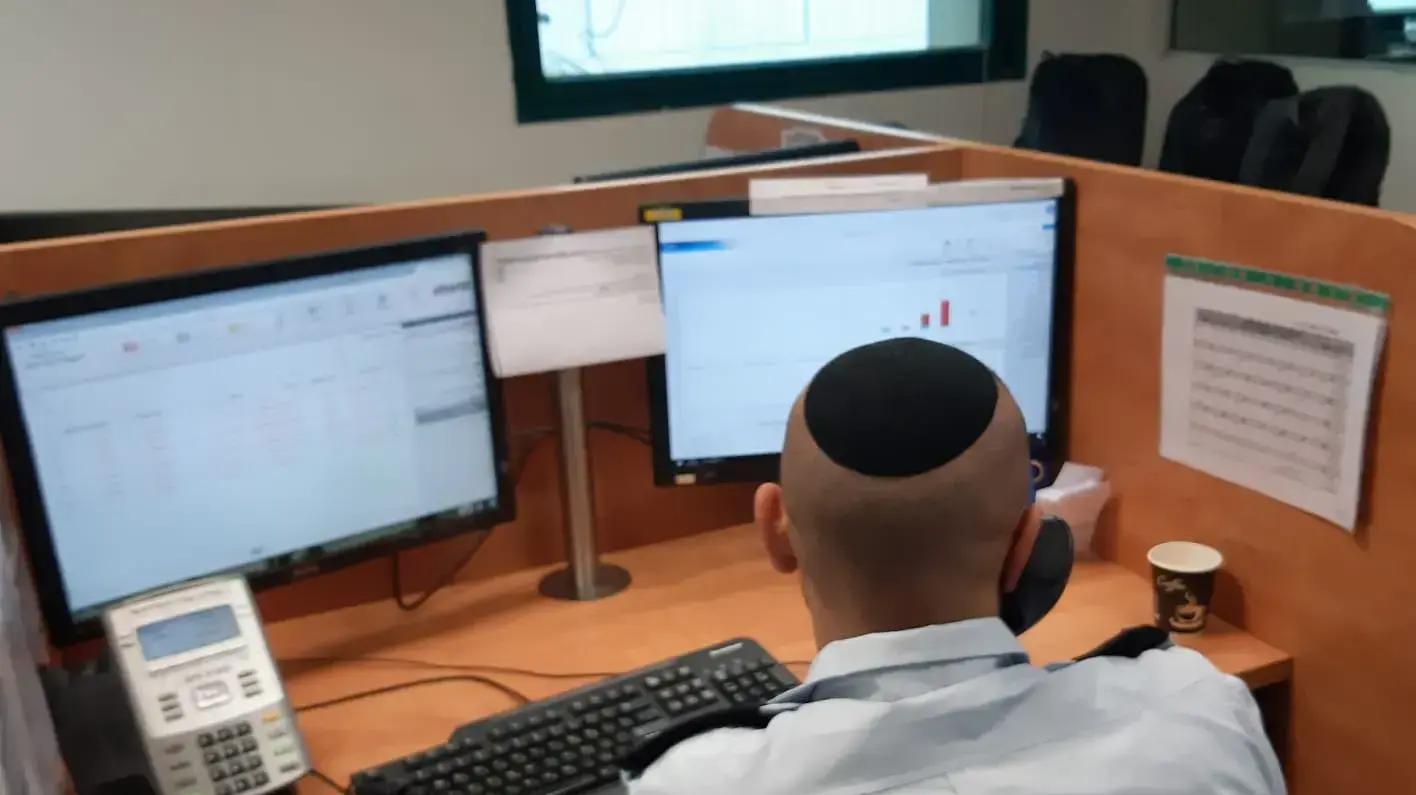 כתבה של לירן על יחידת מעוז של שבס- האיזוק האלקטרוני בשב"ס- הר חוצבים כתבה של לירן על יחידת מעוז של שבס- האיזוק האלקטרוני בשב"ס- הר חוצבים