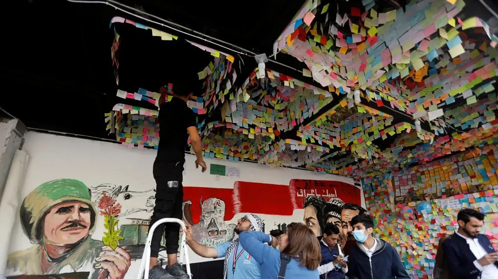 לוח מודעות של מפגינים, בבגדאד, עיראק, נובמבר 2019
