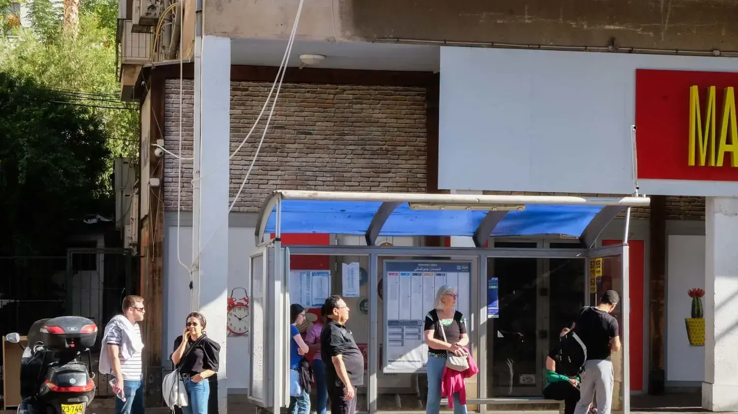 נוסעים מגבעתיים לתל אביב בקווי השבת