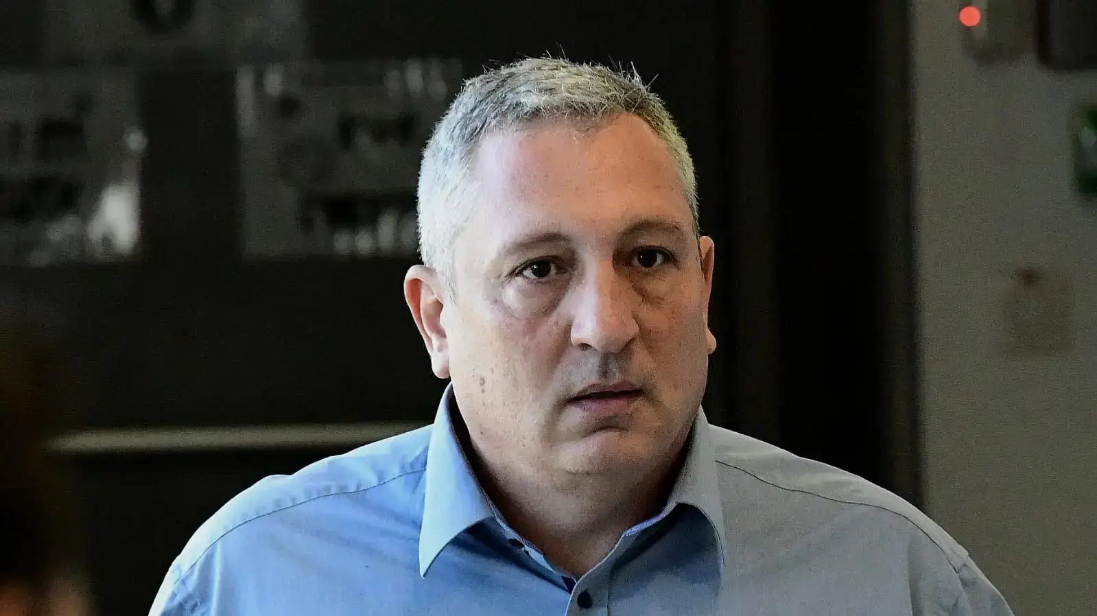 ניר חפץ בדיון בנושא תביעת הדיבה של מני נפתלי כנגד שורת מקורבי רה"מ, בית משפט השלום הרצליה, 2 בדצמבר 2019 ניר חפץ בדיון בנושא תביעת הדיבה של מני נפתלי כנגד שורת מקורבי רה"מ, בית משפט השלום הרצליה, 2 בדצמבר 2019