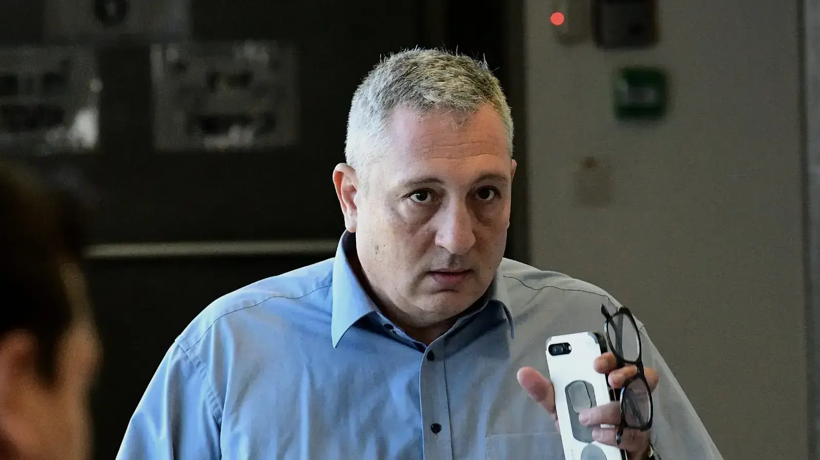 ניר חפץ בדיון בנושא תביעת הדיבה של מני נפתלי כנגד שורת מקורבי רה"מ, בית משפט השלום הרצליה, 2 בדצמבר 2019 ניר חפץ בדיון בנושא תביעת הדיבה של מני נפתלי כנגד שורת מקורבי רה"מ, בית משפט השלום הרצליה, 2 בדצמבר 2019