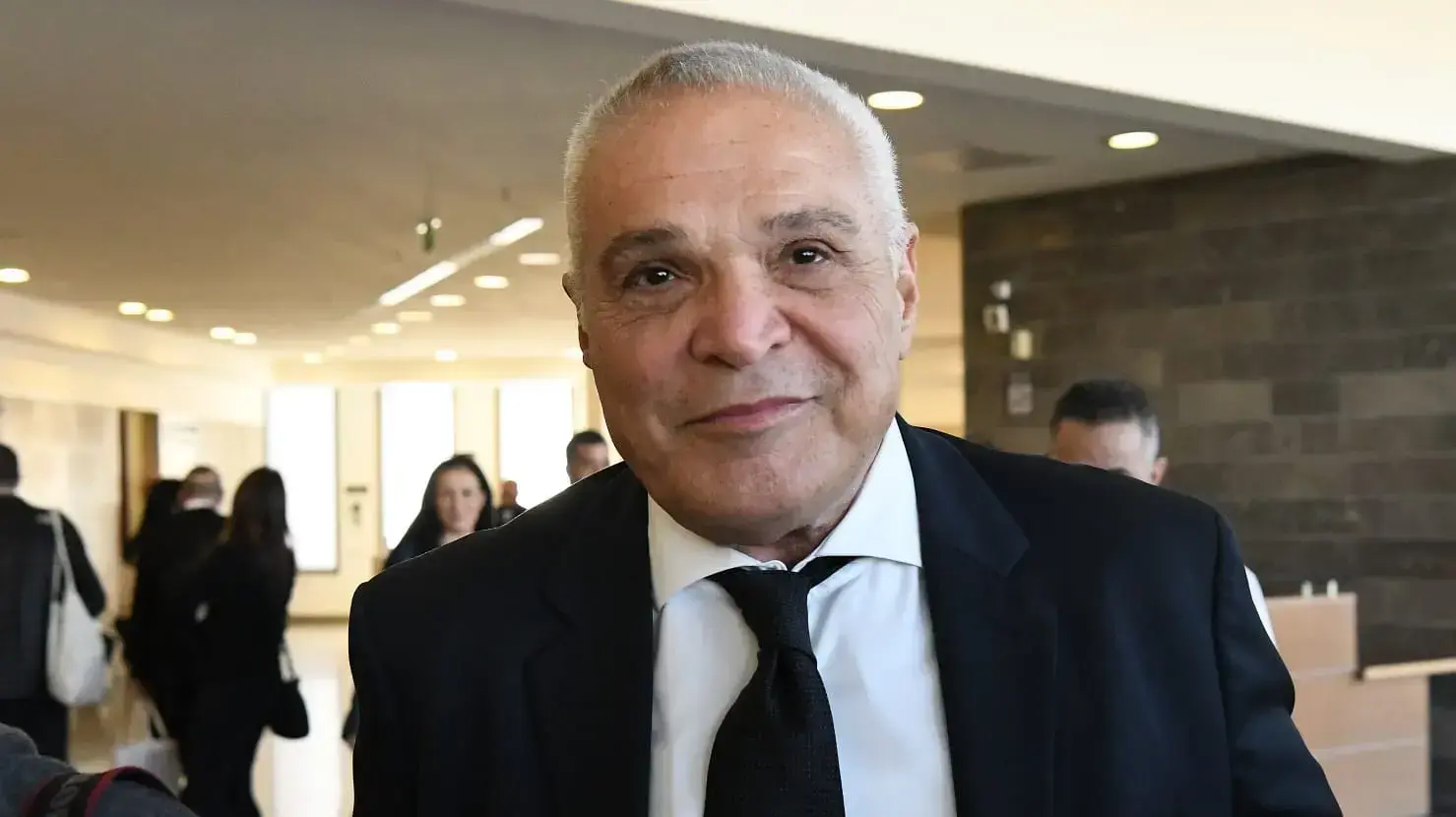 עו"ד יוסי כהן בדיון בנושא תביעת הדיבה של מני נפתלי כנגד שורת מקורבי רה"מ, בית משפט השלום הרצליה, 2 בדצמבר 2019 עו"ד יוסי כהן בדיון בנושא תביעת הדיבה של מני נפתלי כנגד שורת מקורבי רה"מ, בית משפט השלום הרצליה, 2 בדצמבר 2019