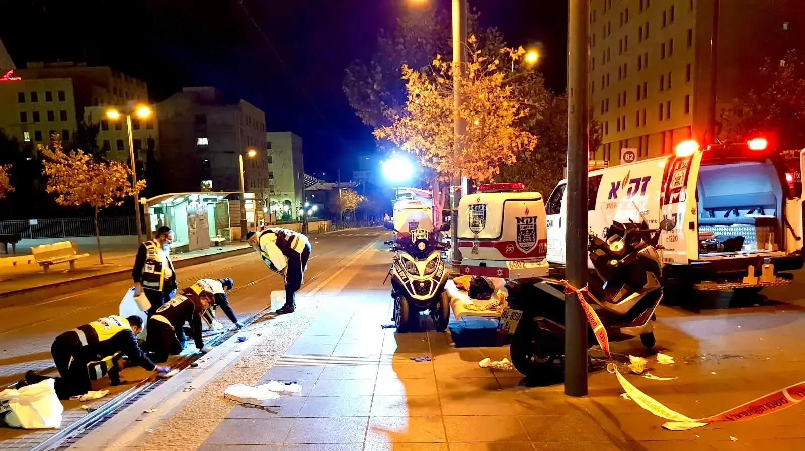 זירת התאונה בה נהרגה בת 19 ברכבת הקלה בירושלים, 4 בדצמבר 2019 זירת התאונה בה נהרגה בת 19 ברכבת הקלה בירושלים, 4 בדצמבר 2019