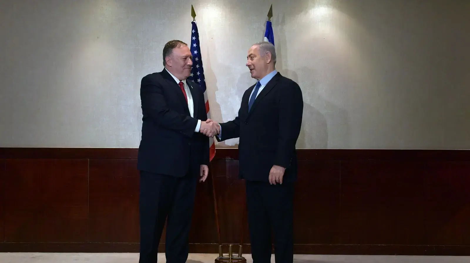 פגישת ראש הממשלה בנימין נתניהו עם מזכיר המדינה האמריקני מייק פומפאו, ליסבון 4 בדצמבר 2019 פגישת ראש הממשלה בנימין נתניהו עם מזכיר המדינה האמריקני מייק פומפאו, ליסבון 4 בדצמבר 2019