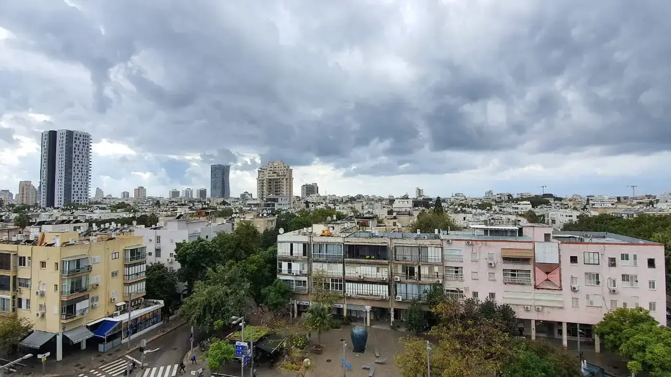 גשם בשמי תל אביב 9 בדצמבר 2019 גשם בשמי תל אביב 9 בדצמבר 2019