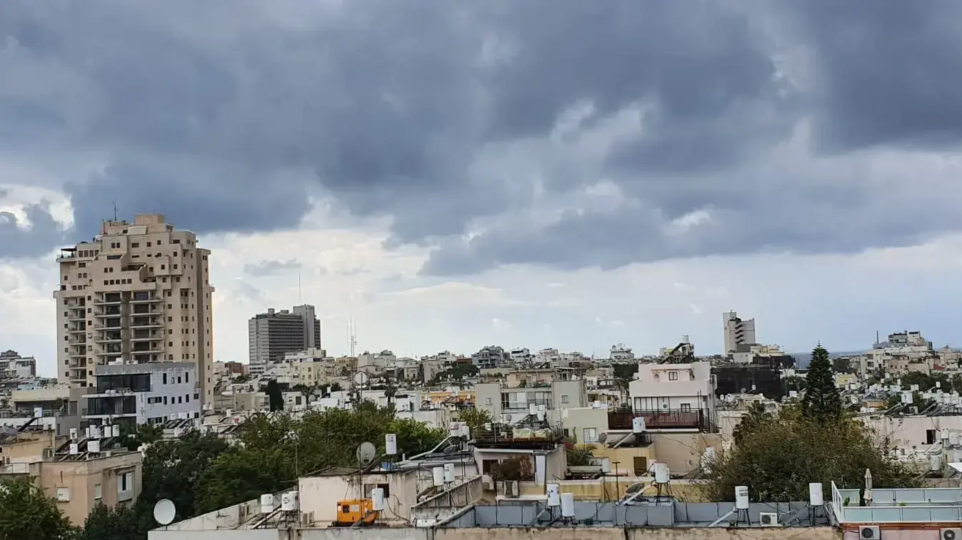 גשם בשמי תל אביב 9 בדצמבר 2019 גשם בשמי תל אביב 9 בדצמבר 2019