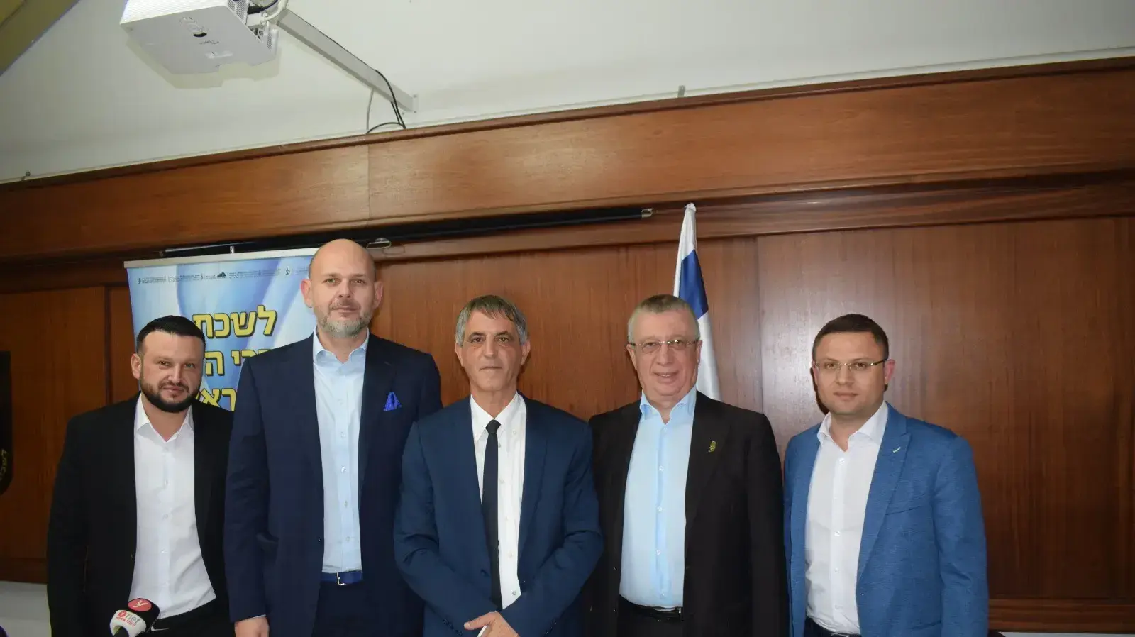 מסע"ת של ראש לשכת עורכי הדין אבי חימי עם עורך הדין ואדים קליובגנט המייצג ברוסיה את נעמה יששכר, בית הפרקליט ת"א, 9 בדצמבר 2019 מסע"ת של ראש לשכת עורכי הדין אבי חימי עם עורך הדין ואדים קליובגנט המייצג ברוסיה את נעמה יששכר, בית הפרקליט ת"א, 9 בדצמבר 2019
