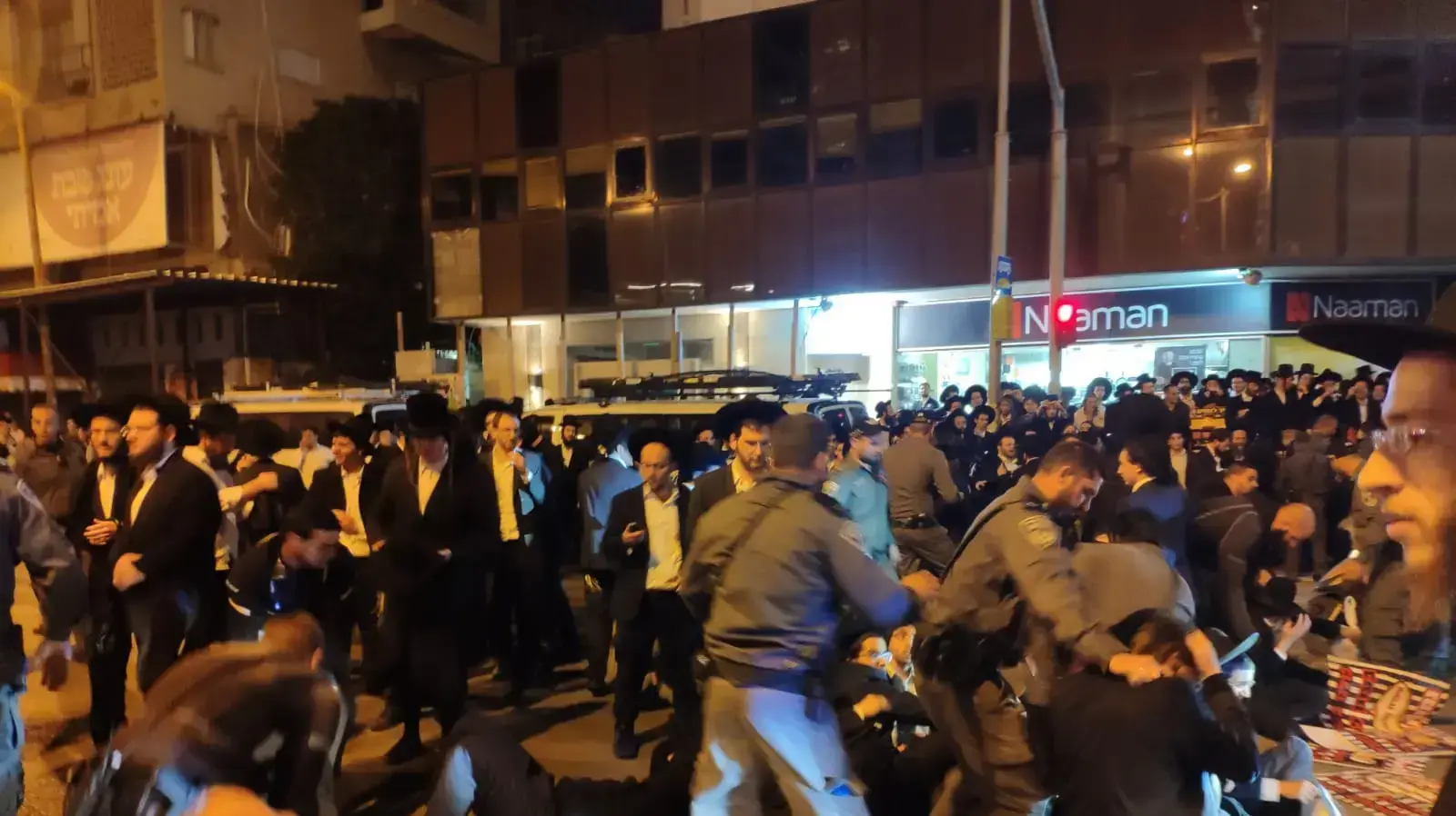 הפגנת חרדים בבני ברק 11 בדצמבר 2019 הפגנת חרדים בבני ברק 11 בדצמבר 2019