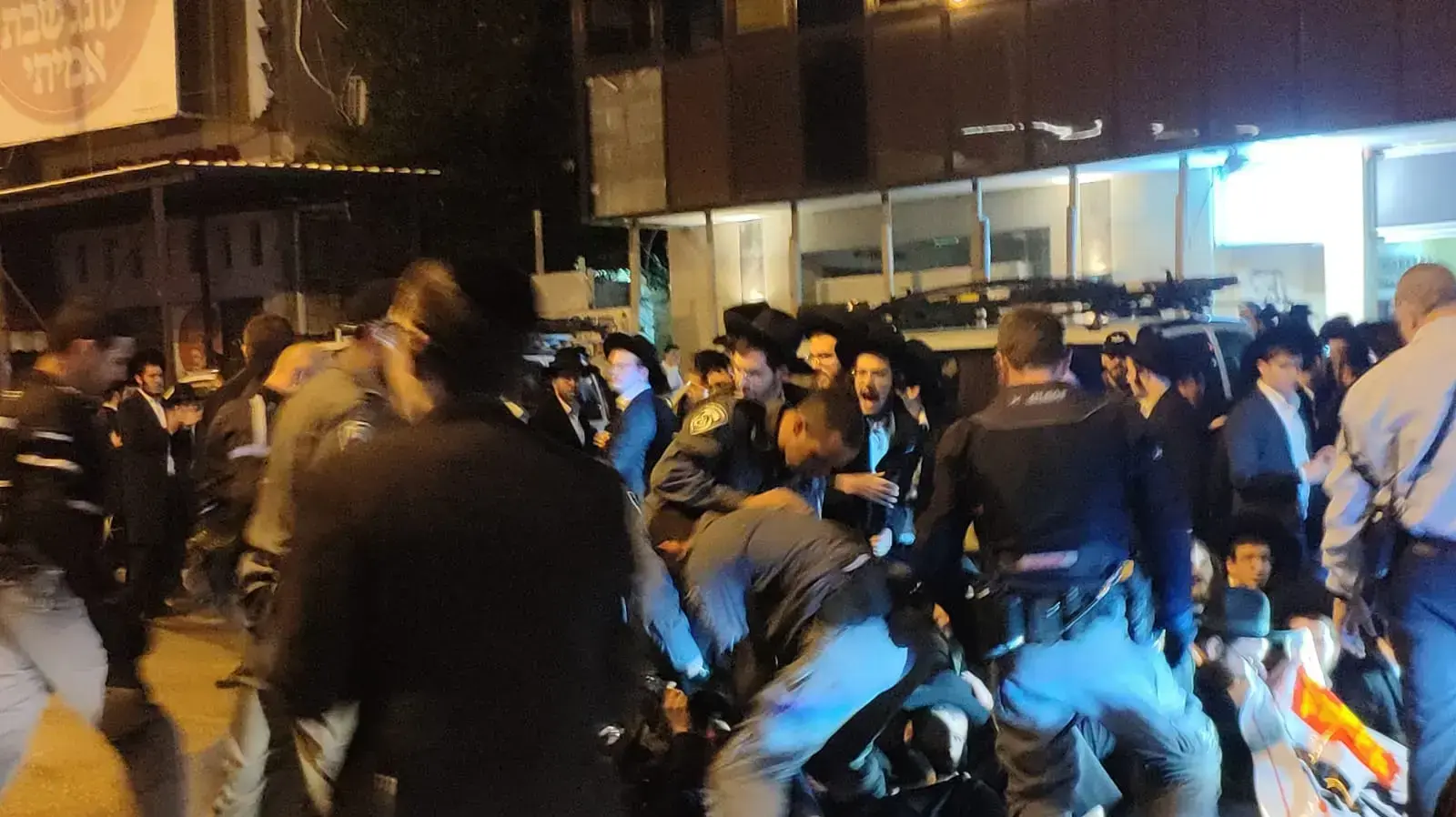 הפגנת חרדים בבני ברק 11 בדצמבר 2019 הפגנת חרדים בבני ברק 11 בדצמבר 2019