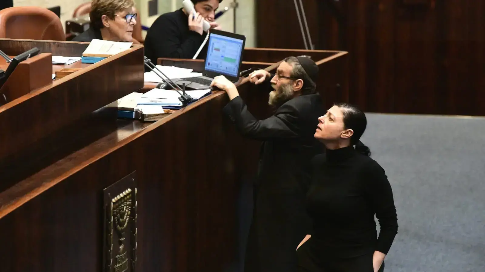 ח"כ משה גפני ומירב מיכאלי במליאת הכנסת 11 בדצמבר 2019 ח"כ משה גפני ומירב מיכאלי במליאת הכנסת 11 בדצמבר 2019