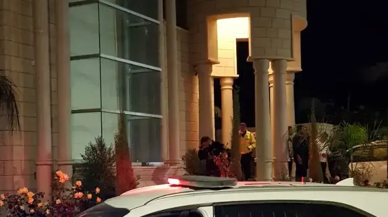 זירת הצתת רכבו של ראש עיריית סכנין והירי לעבר ביתו ב-14 בדצמבר 2019 זירת הצתת רכבו של ראש עיריית סכנין והירי לעבר ביתו ב-14 בדצמבר 2019