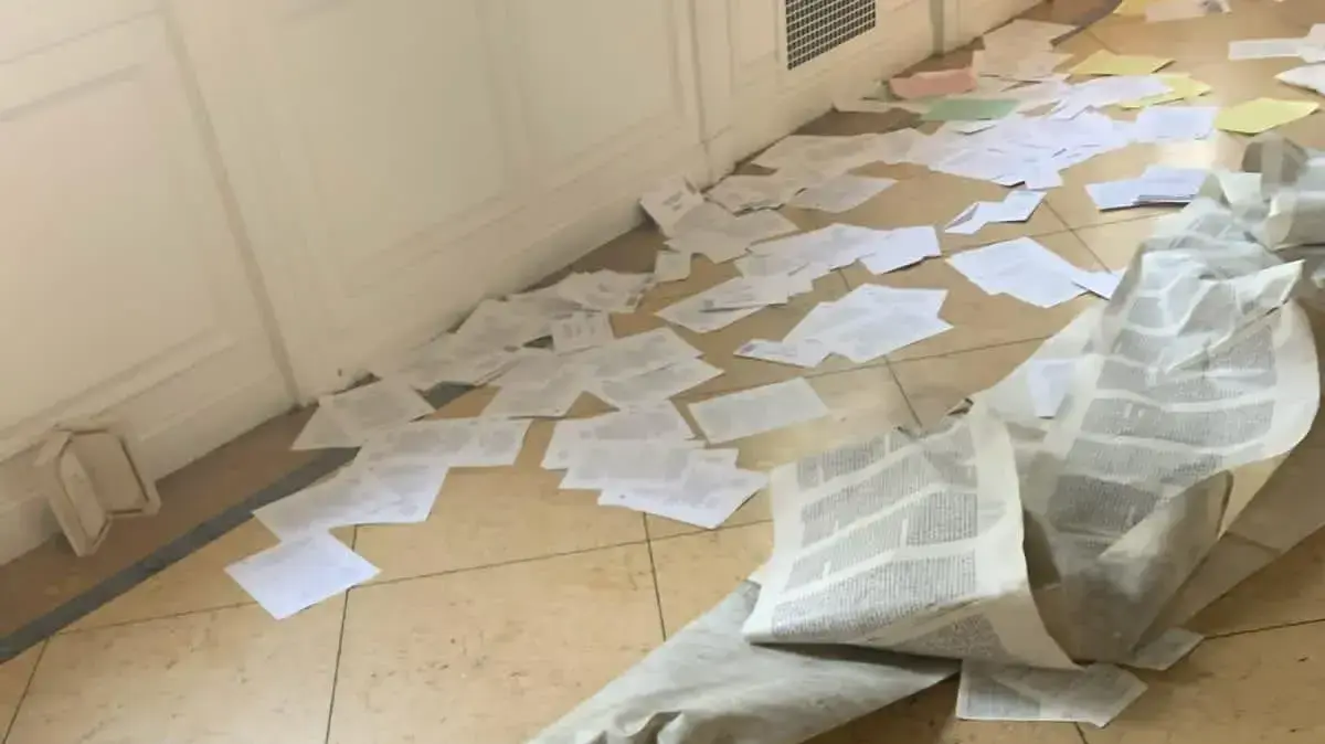 בית הכנסת של הקהילה היהודית הפרסית בלוס-אנג׳לס שהושחת במהלך השבת 15 בדצמבר 2019 בית הכנסת של הקהילה היהודית הפרסית בלוס-אנג׳לס שהושחת במהלך השבת 15 בדצמבר 2019