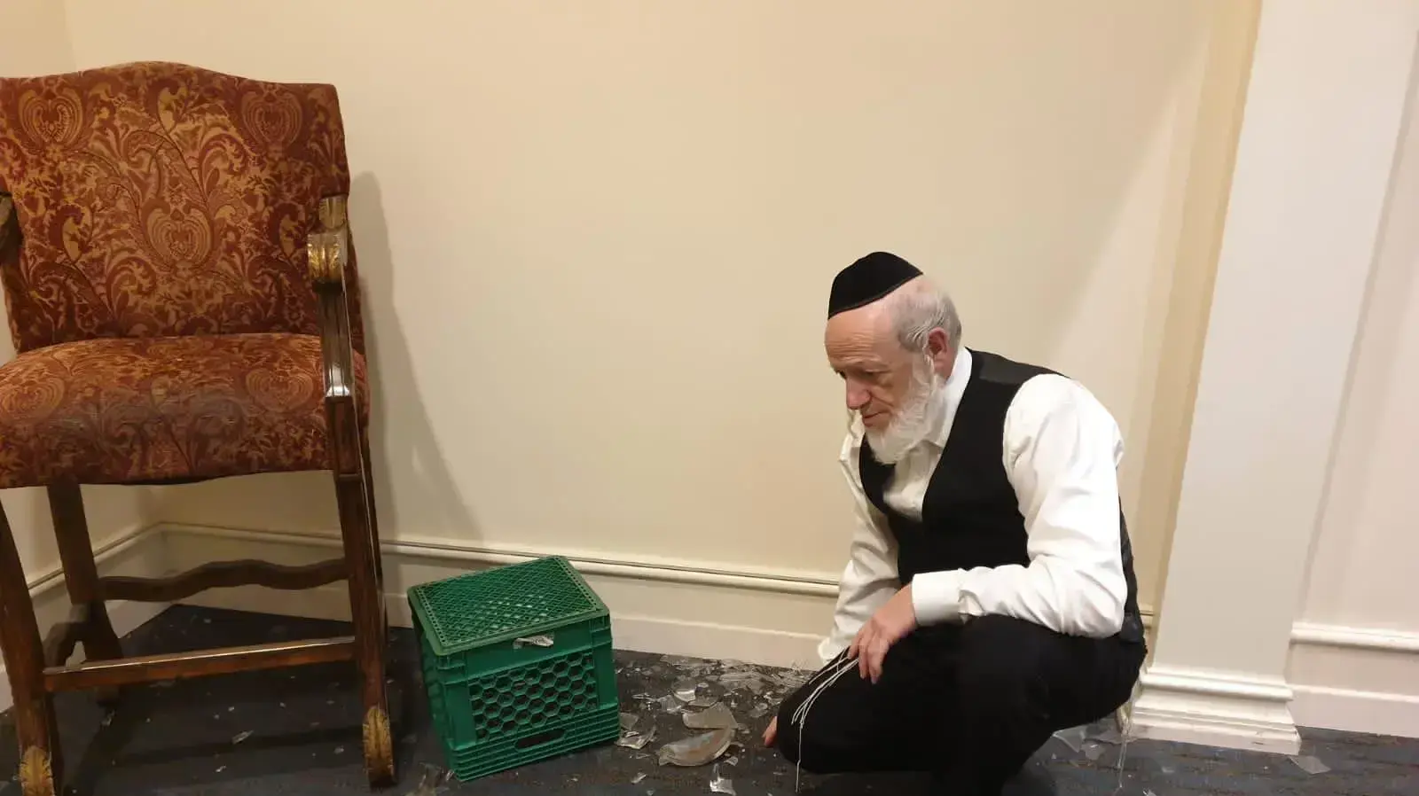בית הכנסת של הקהילה היהודית הפרסית בלוס-אנג׳לס שהושחת במהלך השבת 15 בדצמבר 2019 בית הכנסת של הקהילה היהודית הפרסית בלוס-אנג׳לס שהושחת במהלך השבת 15 בדצמבר 2019
