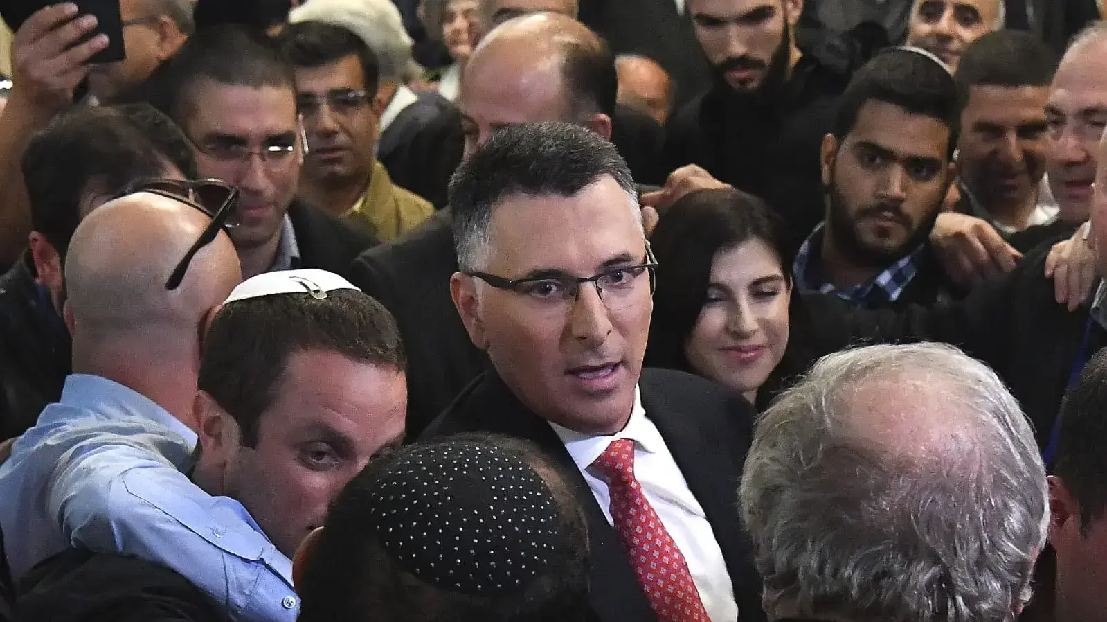 גדעון סער במהלך כנס פתיחת הבחירות המקדימות לראשות הליכוד, אולמי הרמיטאז', אור יהודה 16 בדצמבר 2019 גדעון סער במהלך כנס פתיחת הבחירות המקדימות לראשות הליכוד, אולמי הרמיטאז', אור יהודה 16 בדצמבר 2019