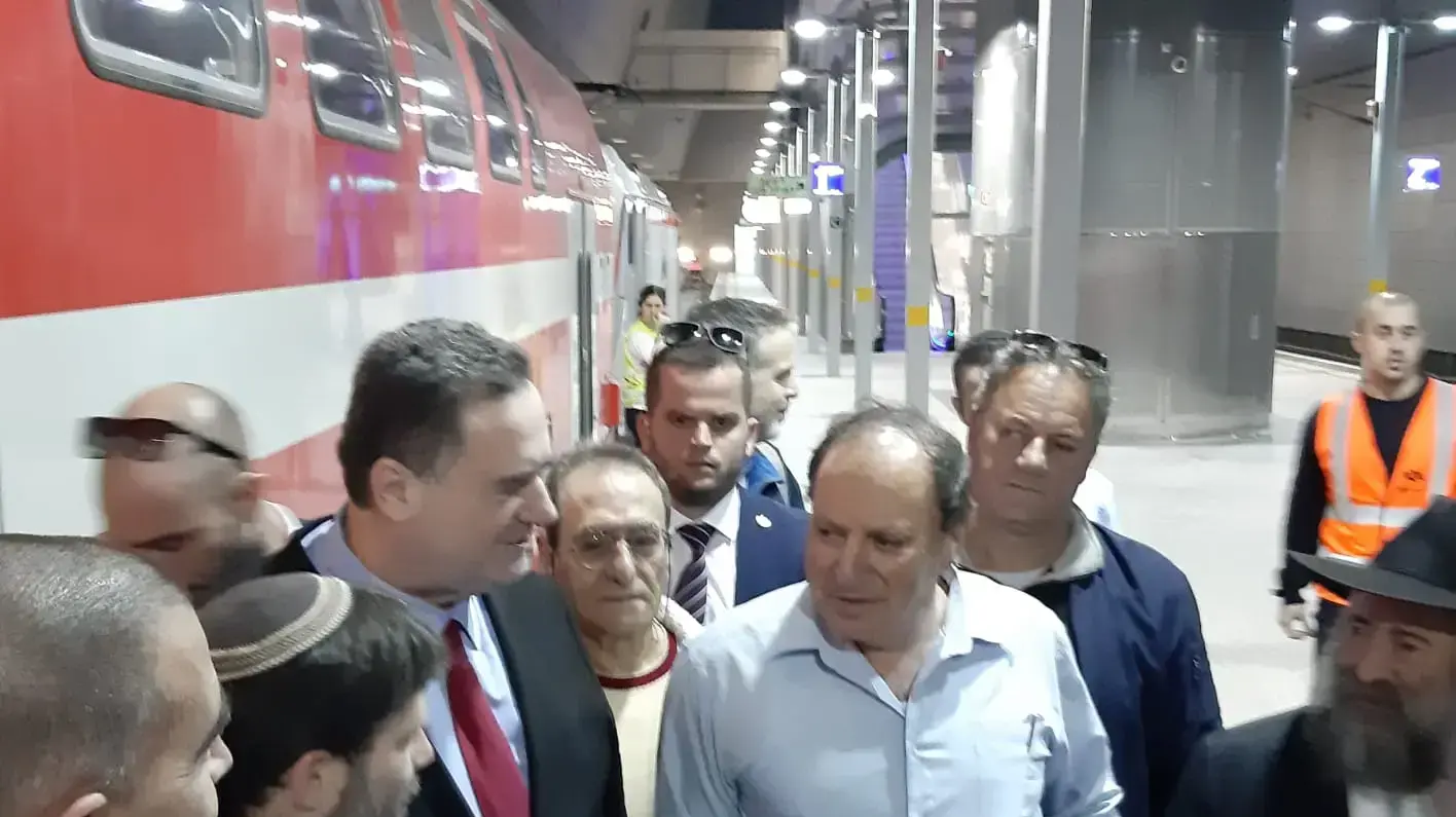 נסיעת הבכורה של הרכבת מירושלים - לת"א בהשתתפות בצלאל סמוטריץ' וישראל כץ, 18 בדצמבר 2019 נסיעת הבכורה של הרכבת מירושלים - לת"א בהשתתפות בצלאל סמוטריץ' וישראל כץ, 18 בדצמבר 2019