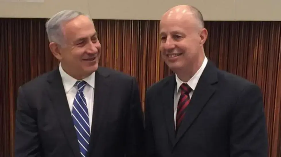 ח"כ לשעבר גאולה כהן עם בנה צחי הנגבי וראש הממשלה בנימין נתניהו, 19 בדצמבר 2019 ח"כ לשעבר גאולה כהן עם בנה צחי הנגבי וראש הממשלה בנימין נתניהו, 19 בדצמבר 2019