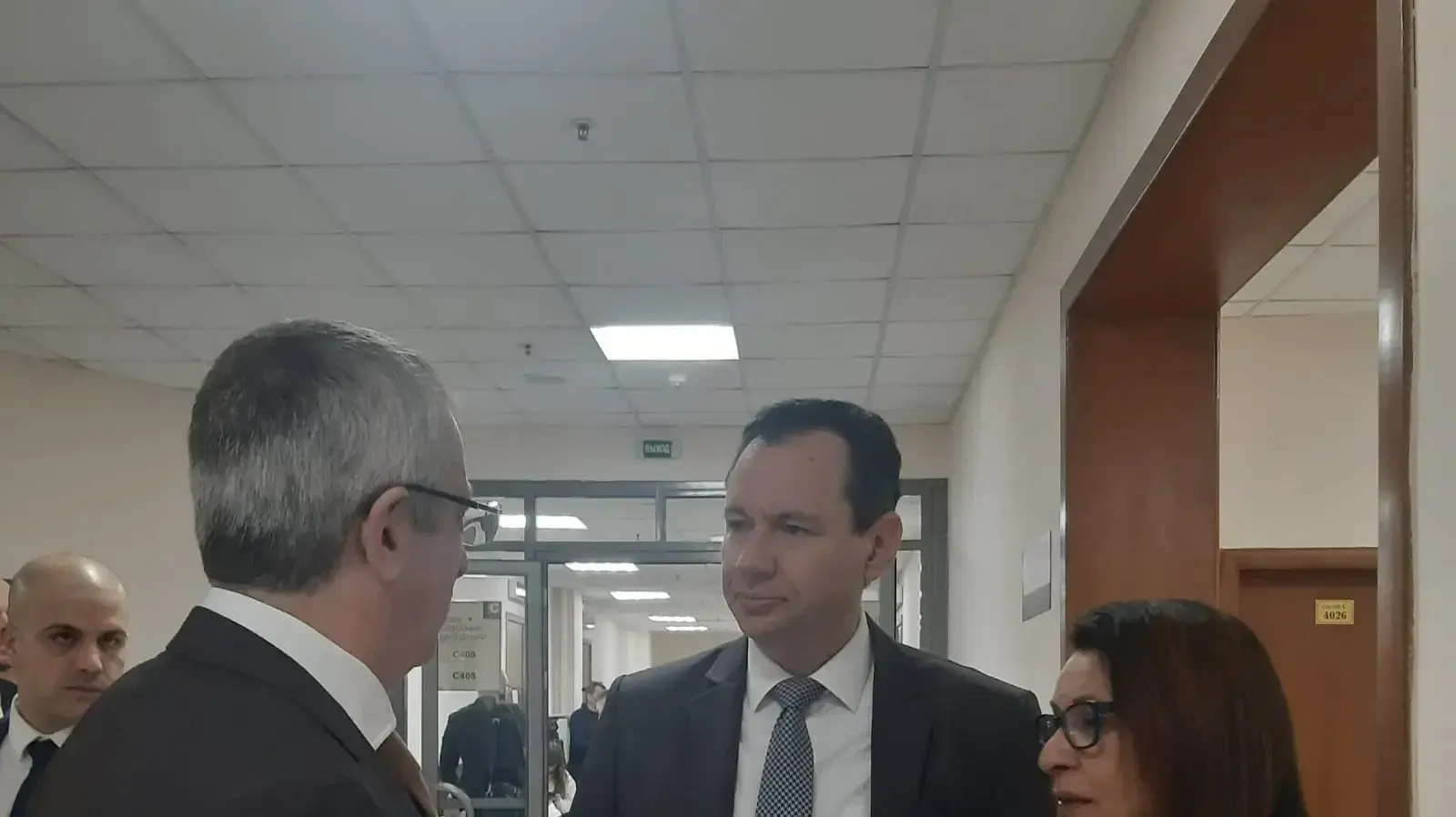 יפה יששכר עם שגריר ארהב ברוסיה ועו”ד ואדים קלוגבנט יפה יששכר עם שגריר ארהב ברוסיה ועו”ד ואדים קלוגבנט