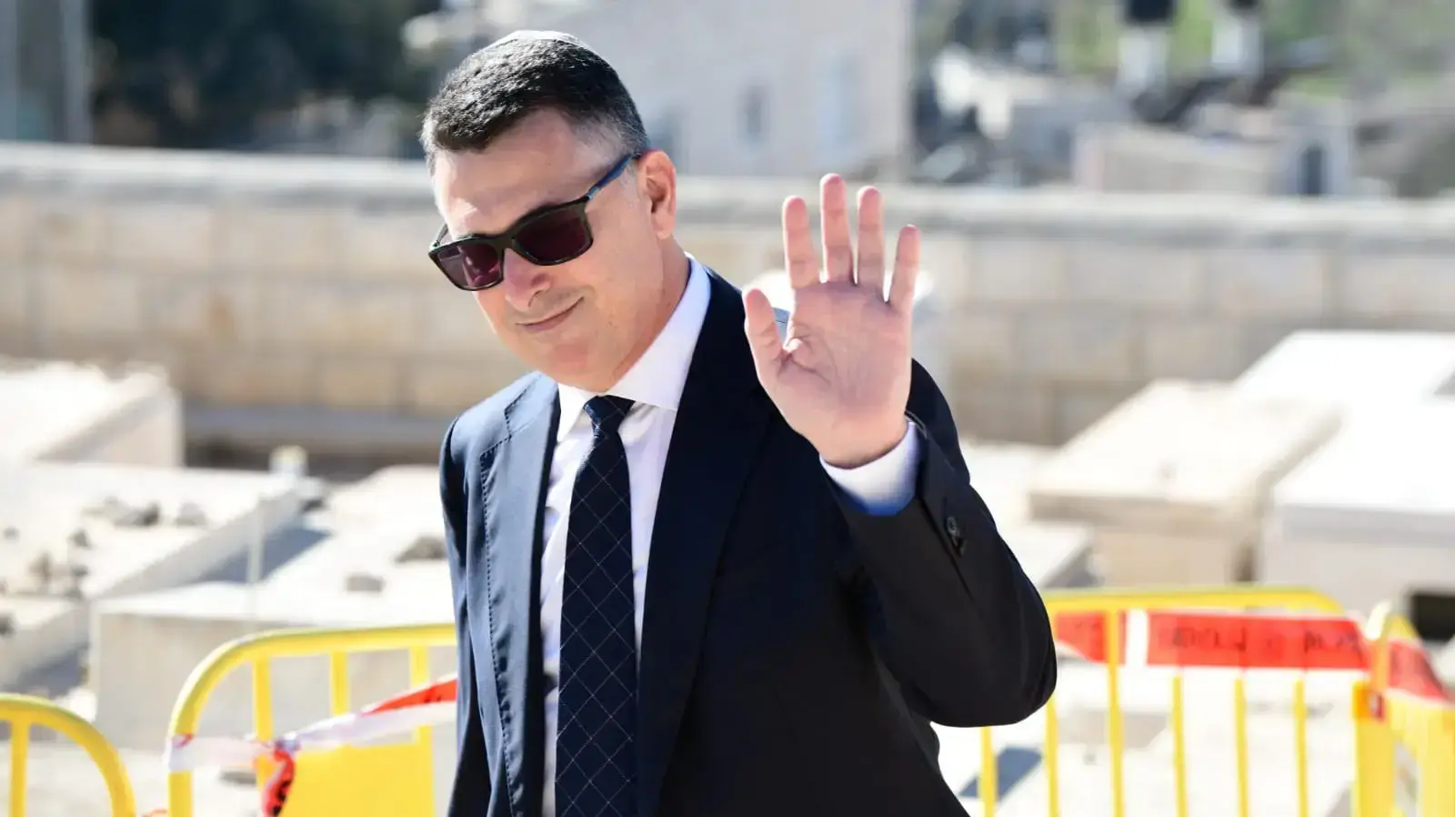 גדעון סער בהלוויתה של גאולה כהן בהר הזיתים 19.12.2019 גדעון סער בהלוויתה של גאולה כהן בהר הזיתים 19.12.2019