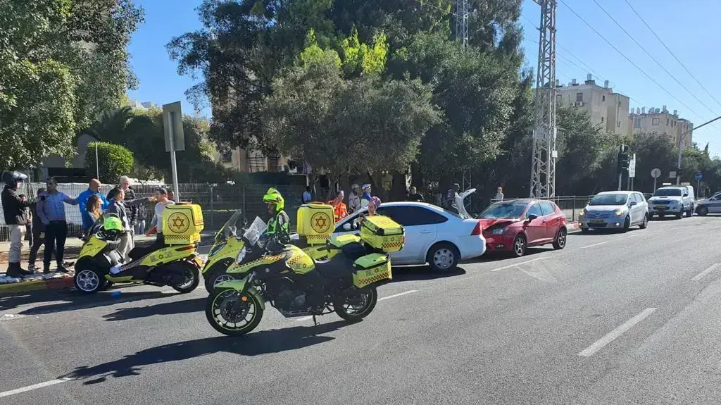 זירת האירוע בה נפגע באורח אנוש נער בן 13 מרכב בדרך עכו בקריית מוצקין. 20 בדצמבר 2019.