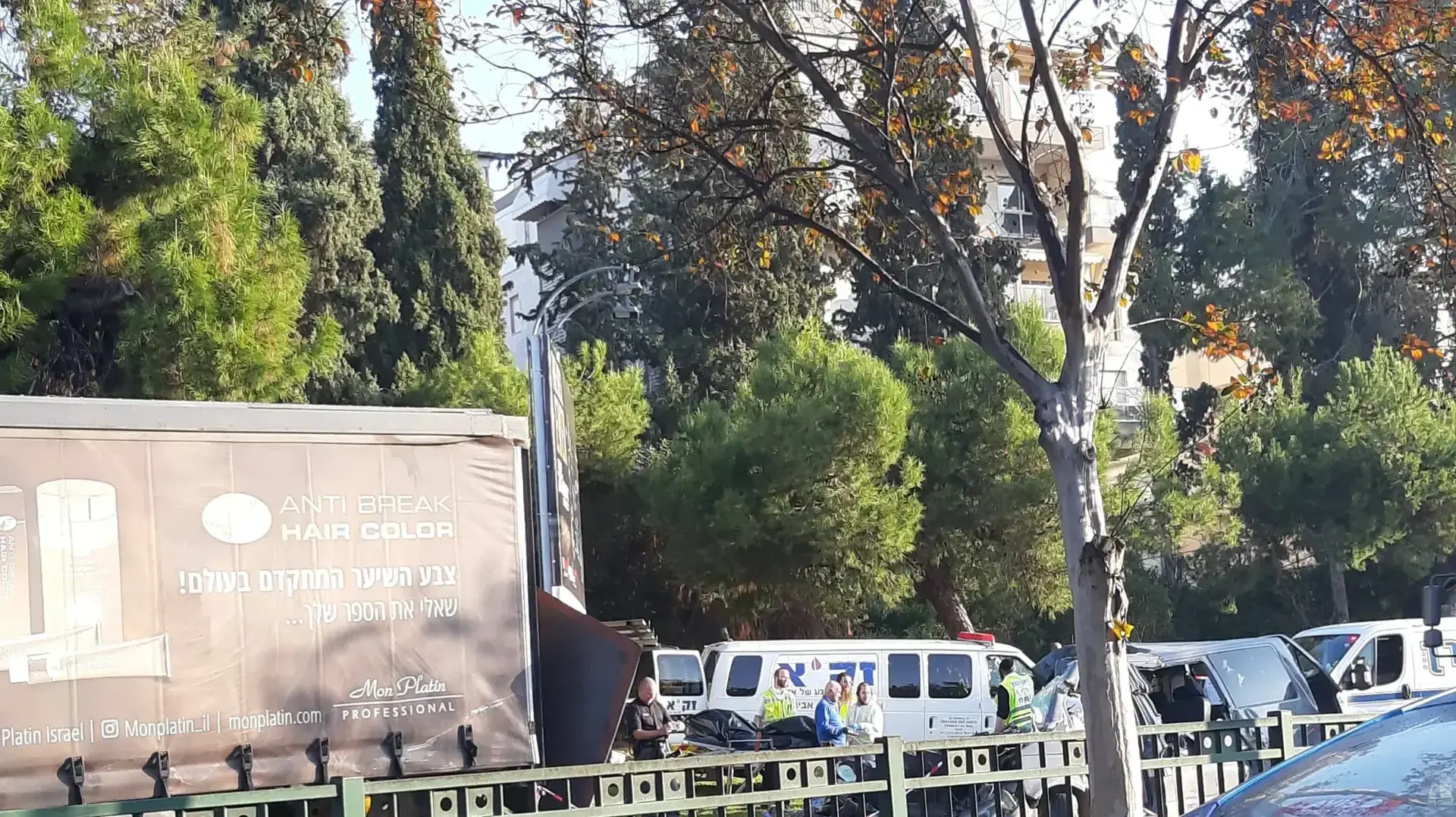 זירת התאונה במחלף אלוף שדה לכיוון רמת גן בה נהרגו שני בני אדם ונפצעו חמישה נוספים. 22 בדצמבר 2019. זירת התאונה במחלף אלוף שדה לכיוון רמת גן בה נהרגו שני בני אדם ונפצעו חמישה נוספים. 22 בדצמבר 2019.