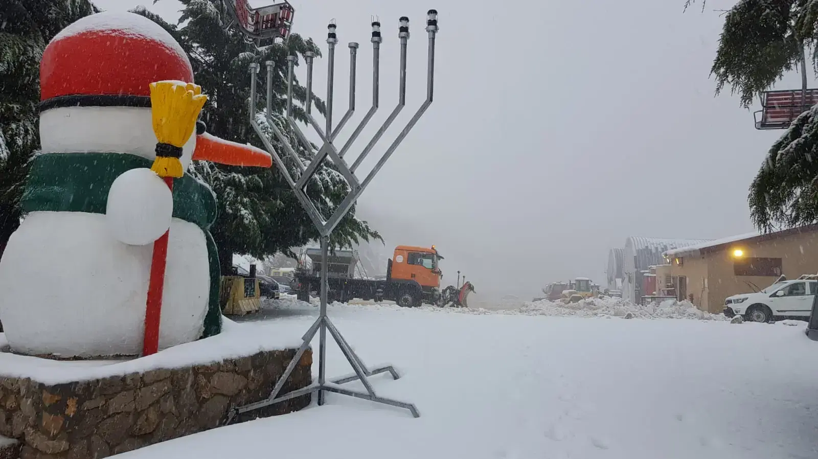 שלג יורד הבוקר בחרמון, 26 בדצמבר 2019 שלג יורד הבוקר בחרמון, 26 בדצמבר 2019
