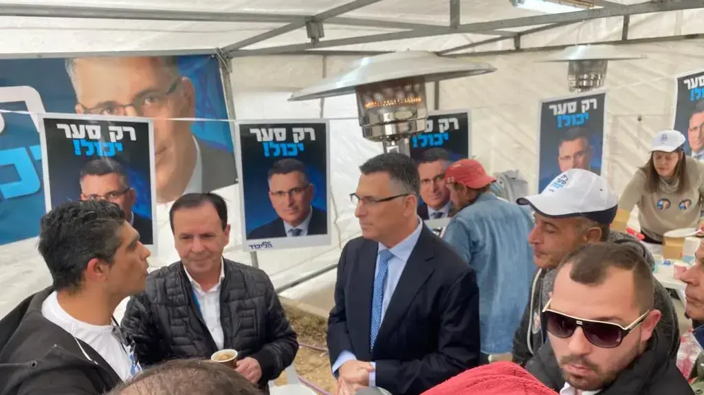 ח"כ גדעון סער בקלפי באר-שבע, 26 בדצמבר 2019 ח"כ גדעון סער בקלפי באר-שבע, 26 בדצמבר 2019