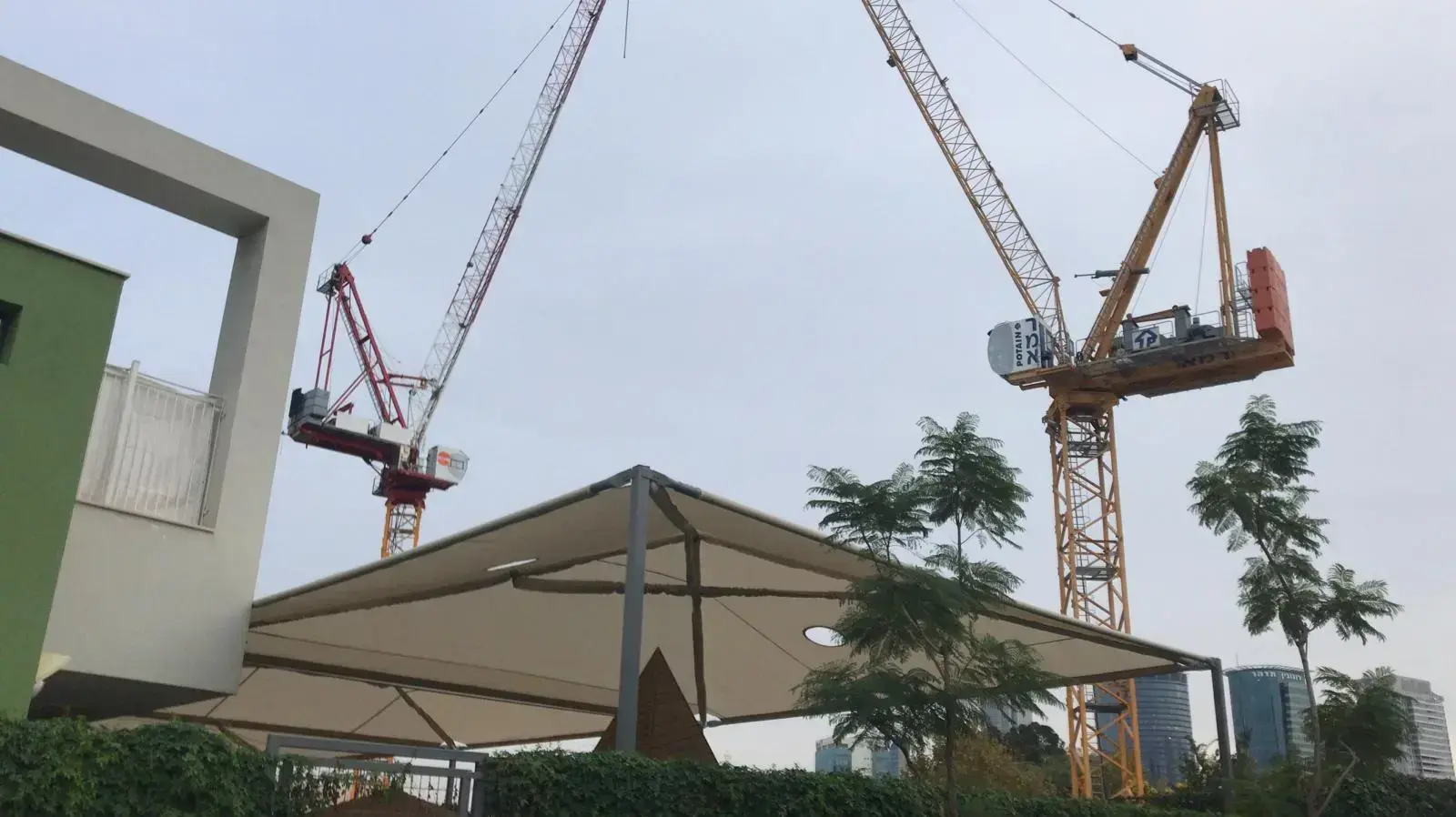 מנופים סמוך לגן הילדים, 26 בדצמבר 2019