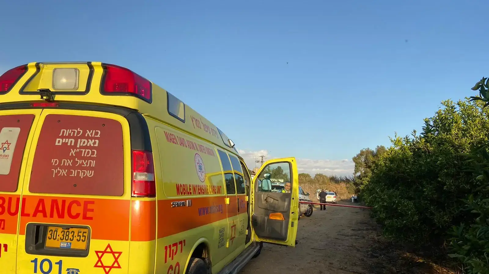 הזירה בה נמצאה גופת צעיר כבן 20 בתוך בור סמוך לבית העלמין החדש, צומת מורשה, רמת השרון. 27 בדצמבר 2019. הזירה בה נמצאה גופת צעיר כבן 20 בתוך בור סמוך לבית העלמין החדש, צומת מורשה, רמת השרון. 27 בדצמבר 2019.