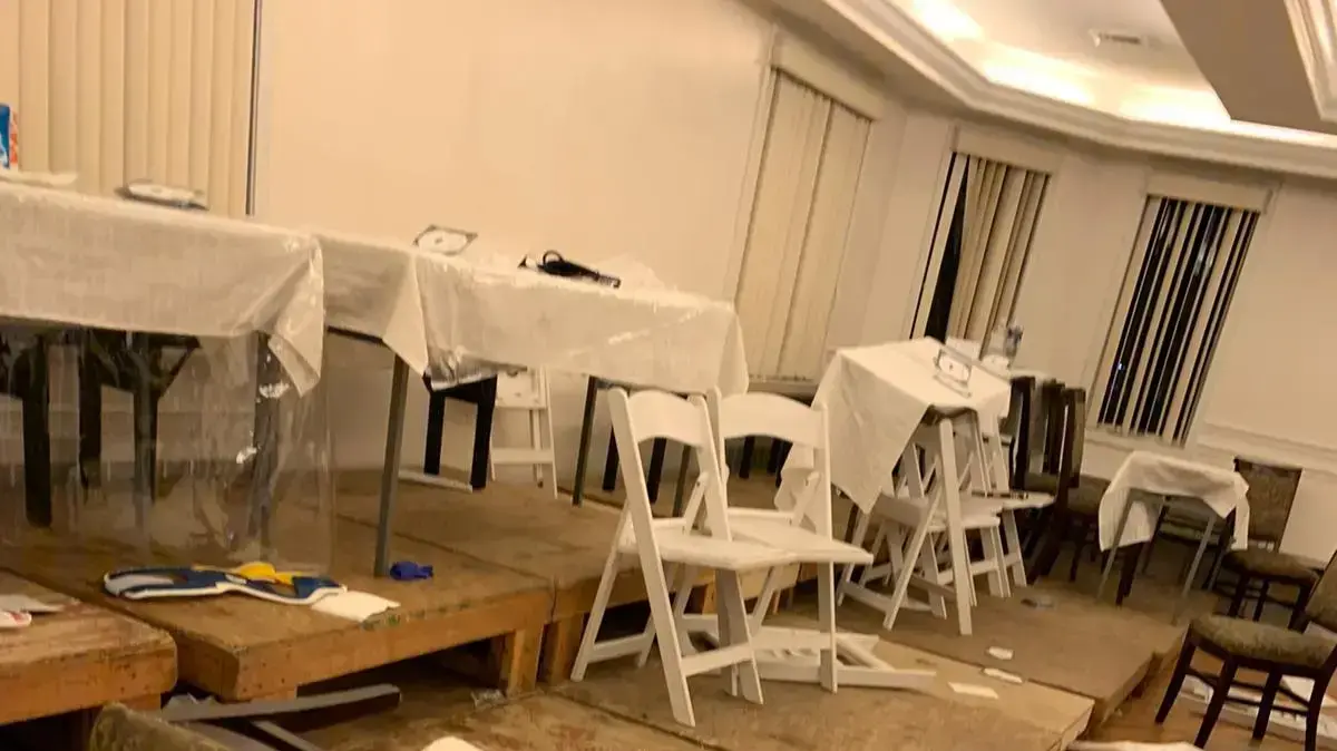 תיעוד מזירת הדקירה בבית הרב במונסי, 29 בדצמבר 2019