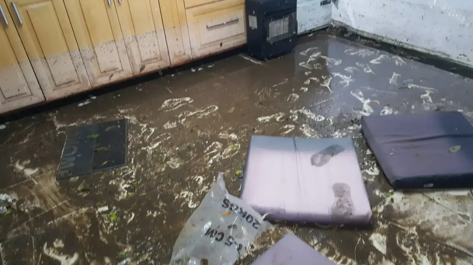 הבית של אילת כהן, תושבת שכונת הארגזים בתל אביב, שהוצף, 4 בינואר 2020 הבית של אילת כהן, תושבת שכונת הארגזים בתל אביב, שהוצף, 4 בינואר 2020