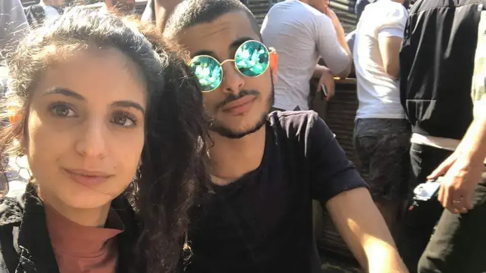 עמית הררי אחיה של סתיו הררי, הצעירה שטבעה למוות בהצפת המעלית בשכונת התקווה, תל אביב, 4 בינואר 2019 עמית הררי אחיה של סתיו הררי, הצעירה שטבעה למוות בהצפת המעלית בשכונת התקווה, תל אביב, 4 בינואר 2019