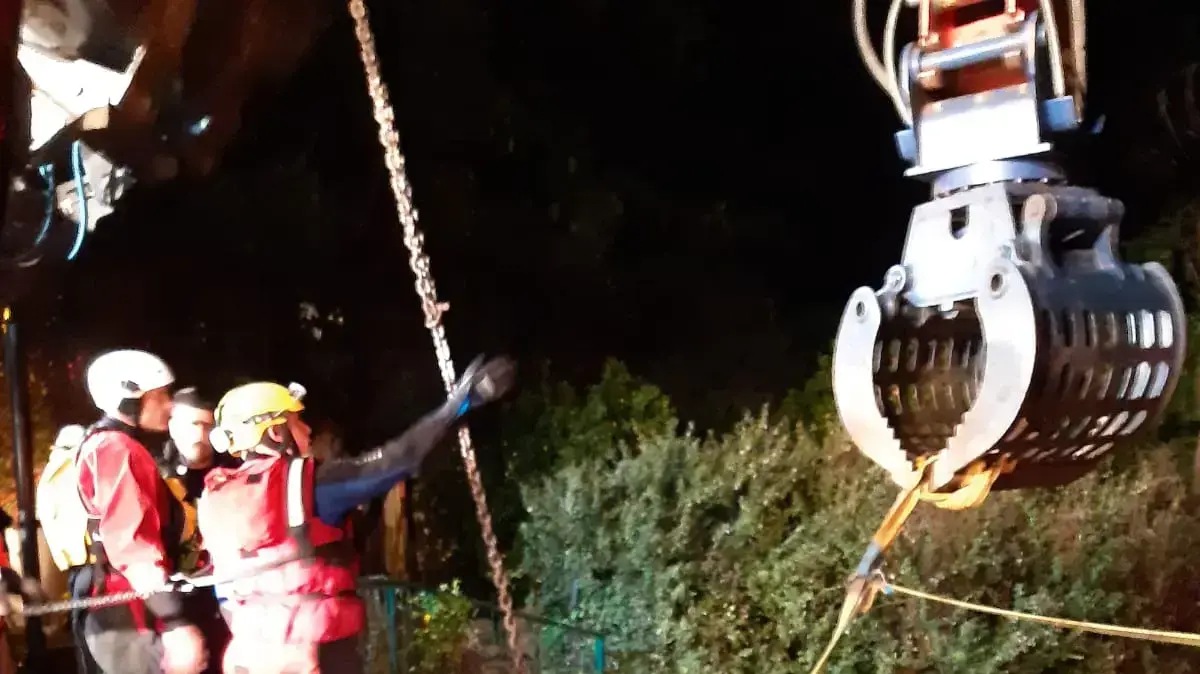 פעילות כוחות כיבוי והצלה באירוע חילוץ אדם שנסחף עם רכבו שיטפון באזור בנימינה 5 בינואר 2019 פעילות כוחות כיבוי והצלה באירוע חילוץ אדם שנסחף עם רכבו שיטפון באזור בנימינה 5 בינואר 2019