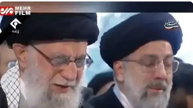 המנהיג העליון באיראן, עלי חמינאי ממרר בבכי במהלך הלוויתו של קאסם סולימאני, טהראן, איראן, 6 בינואר 2020 המנהיג העליון באיראן, עלי חמינאי ממרר בבכי במהלך הלוויתו של קאסם סולימאני, טהראן, איראן, 6 בינואר 2020