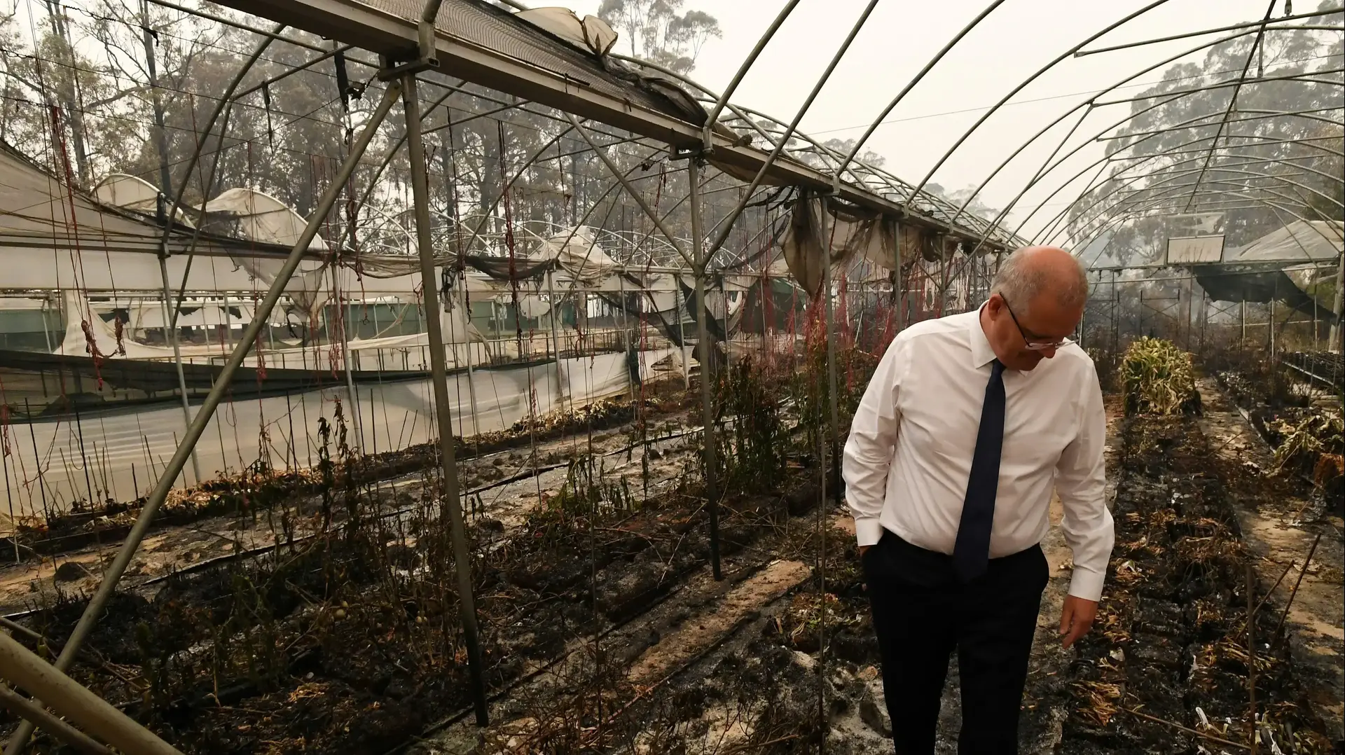 ראש ממשלת אוסטרליה סקוט מוריסון באזור השריפות במדינה